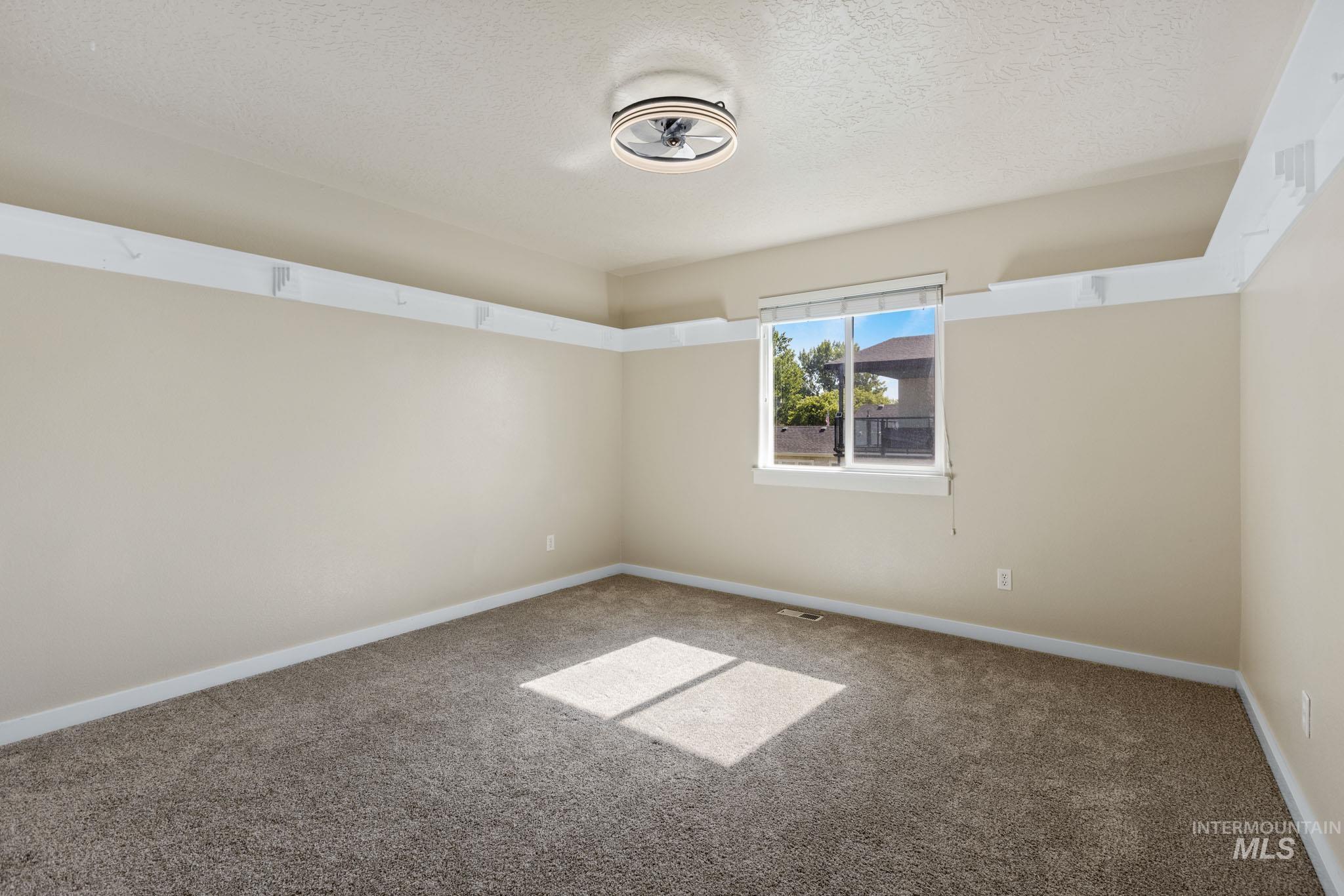926 N Oxwich Ave, Meridian, Idaho 83642, 5 Bedrooms, 2.5 Bathrooms, Residential For Sale, Price $599,000,MLS 98991437