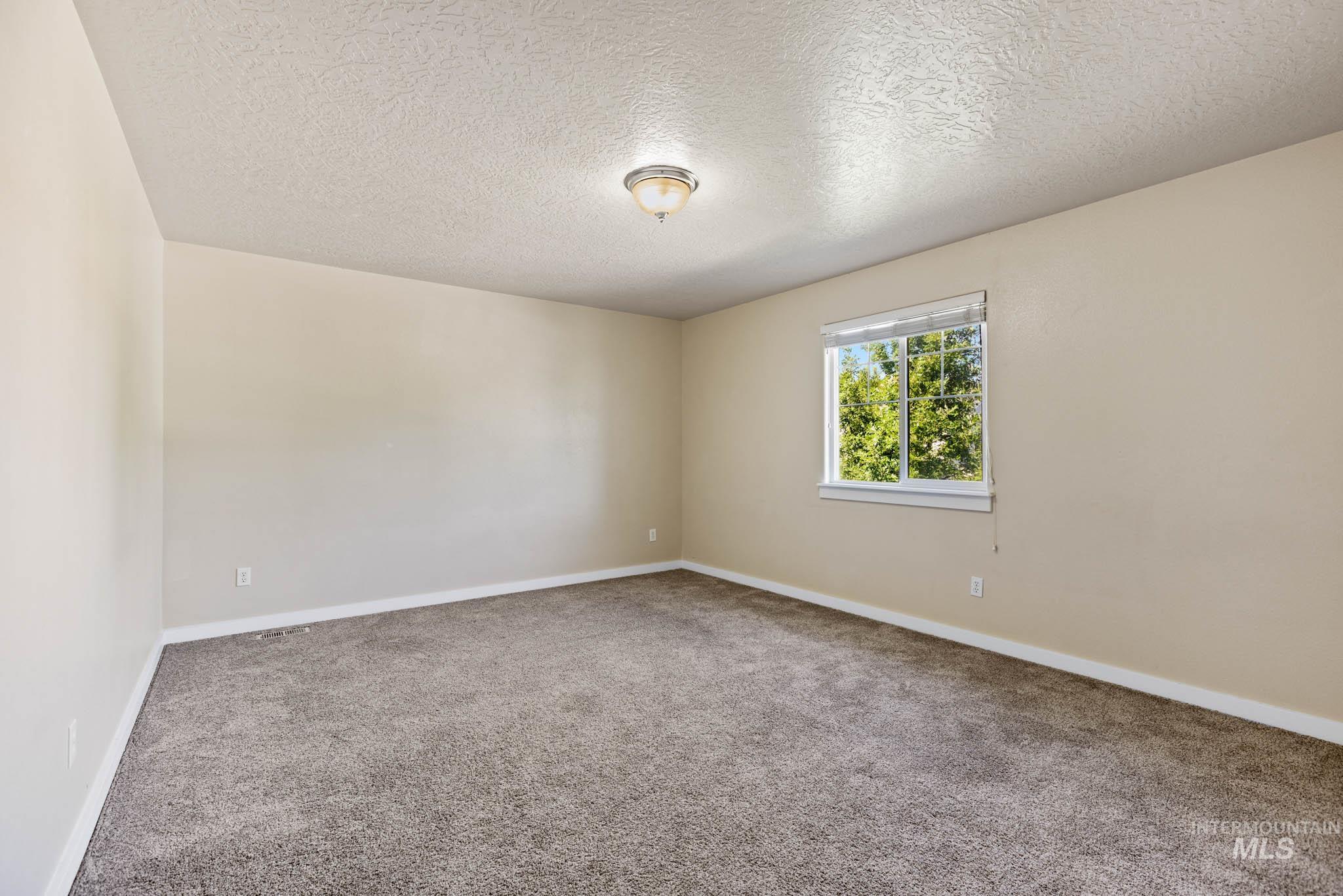 926 N Oxwich Ave, Meridian, Idaho 83642, 5 Bedrooms, 2.5 Bathrooms, Residential For Sale, Price $599,000,MLS 98991437