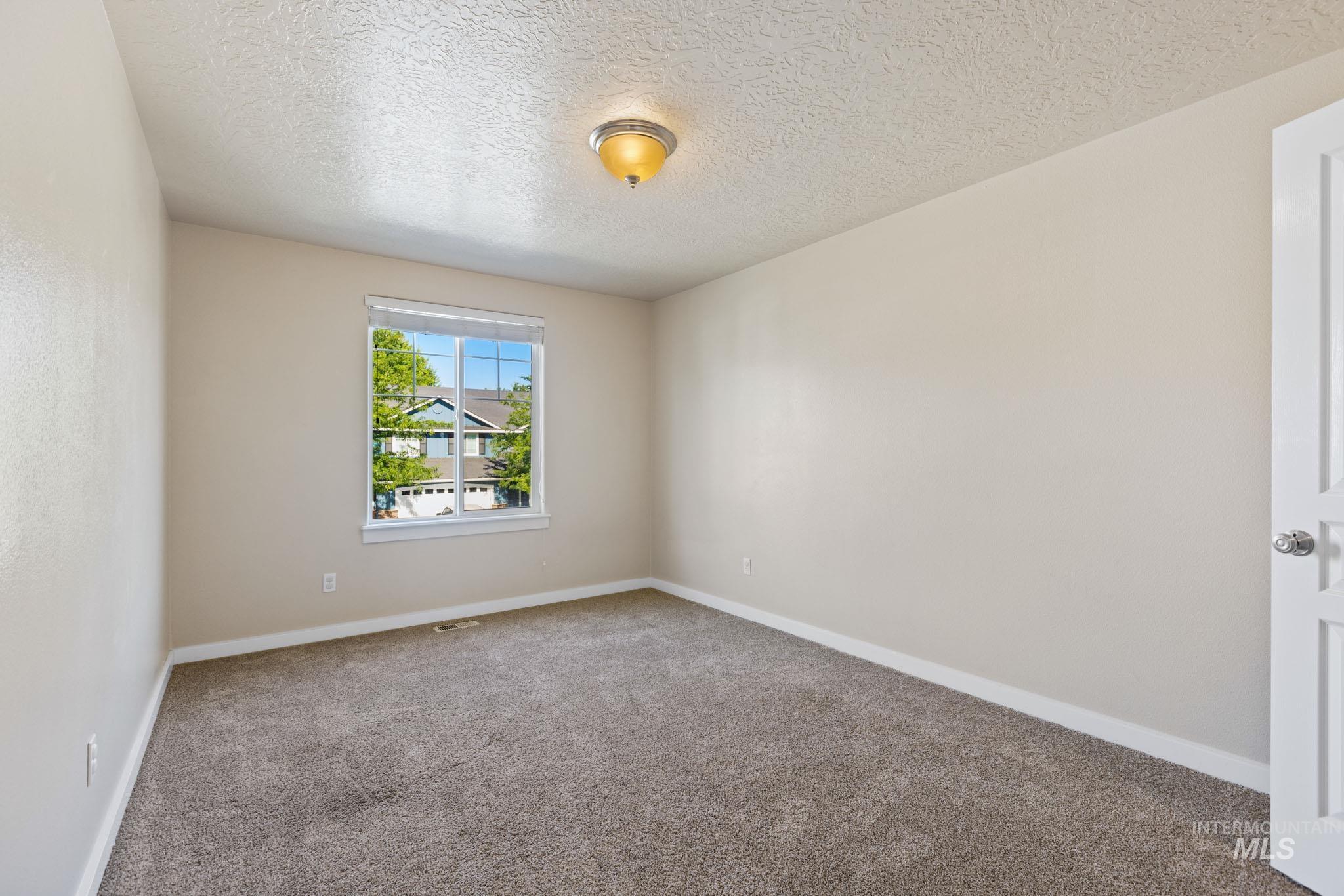 926 N Oxwich Ave, Meridian, Idaho 83642, 5 Bedrooms, 2.5 Bathrooms, Residential For Sale, Price $599,000,MLS 98991437