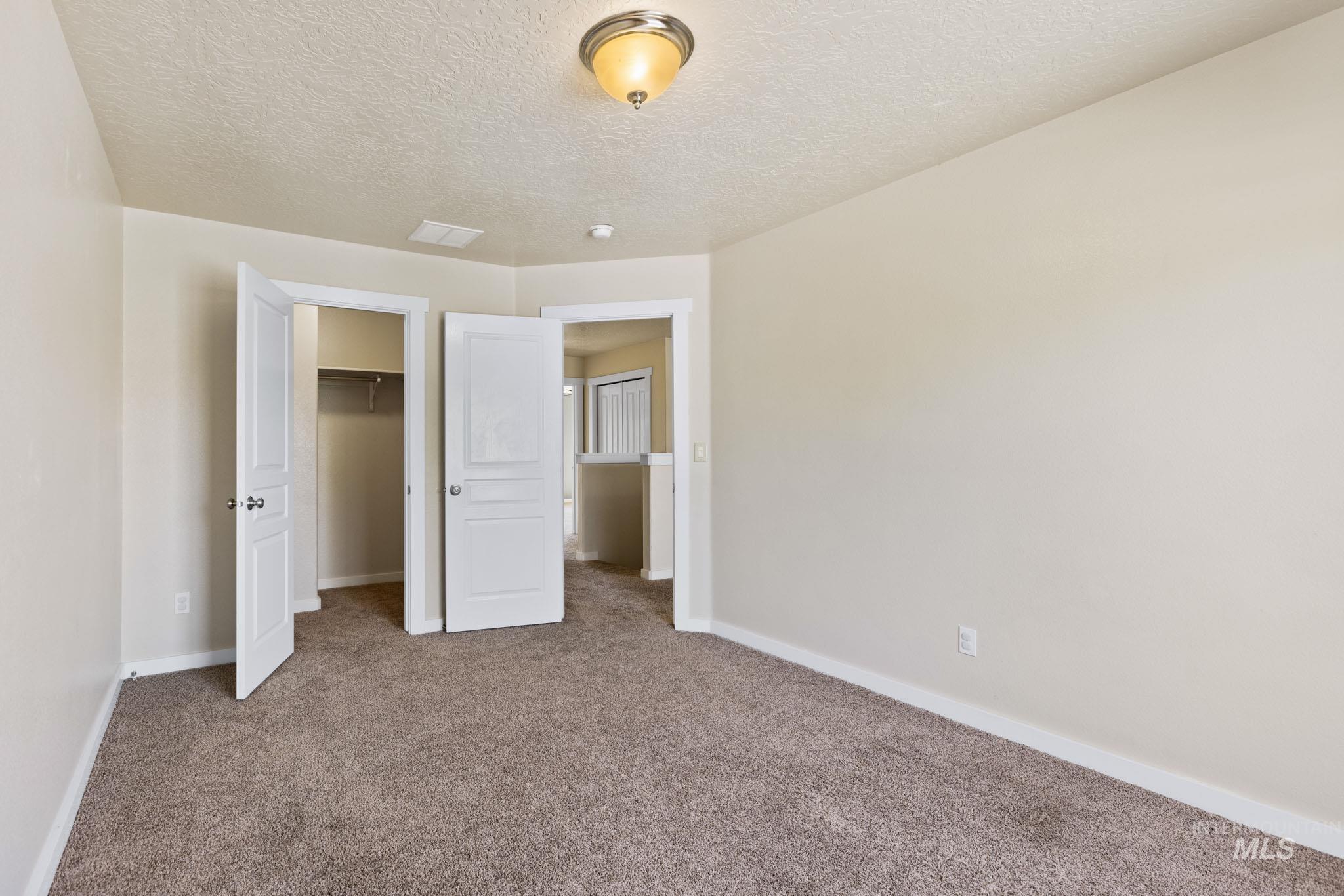 926 N Oxwich Ave, Meridian, Idaho 83642, 5 Bedrooms, 2.5 Bathrooms, Residential For Sale, Price $599,000,MLS 98991437