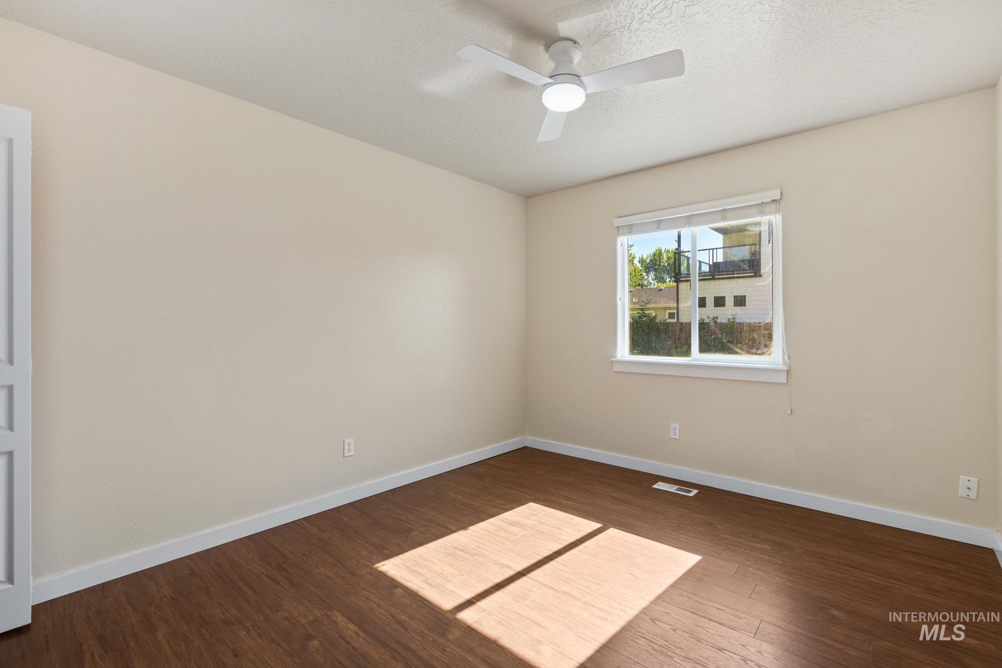 926 N Oxwich Ave, Meridian, Idaho 83642, 5 Bedrooms, 2.5 Bathrooms, Residential For Sale, Price $599,000,MLS 98991437