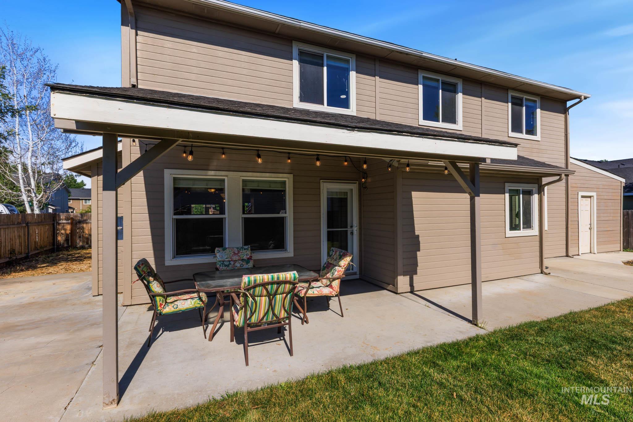 926 N Oxwich Ave, Meridian, Idaho 83642, 5 Bedrooms, 2.5 Bathrooms, Residential For Sale, Price $599,000,MLS 98991437
