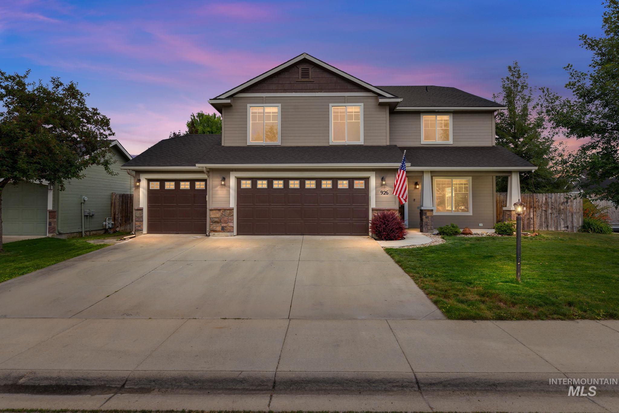 926 N Oxwich Ave, Meridian, Idaho 83642, 5 Bedrooms, 2.5 Bathrooms, Residential For Sale, Price $599,000,MLS 98991437