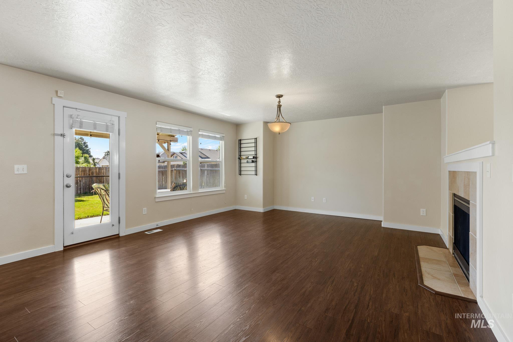 926 N Oxwich Ave, Meridian, Idaho 83642, 5 Bedrooms, 2.5 Bathrooms, Residential For Sale, Price $599,000,MLS 98991437