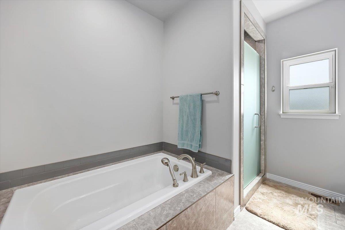 1935 Brook Stone Dr, Twin Falls, Idaho 83301, 4 Bedrooms, 2.5 Bathrooms, Residential For Sale, Price $825,000,MLS 98991438