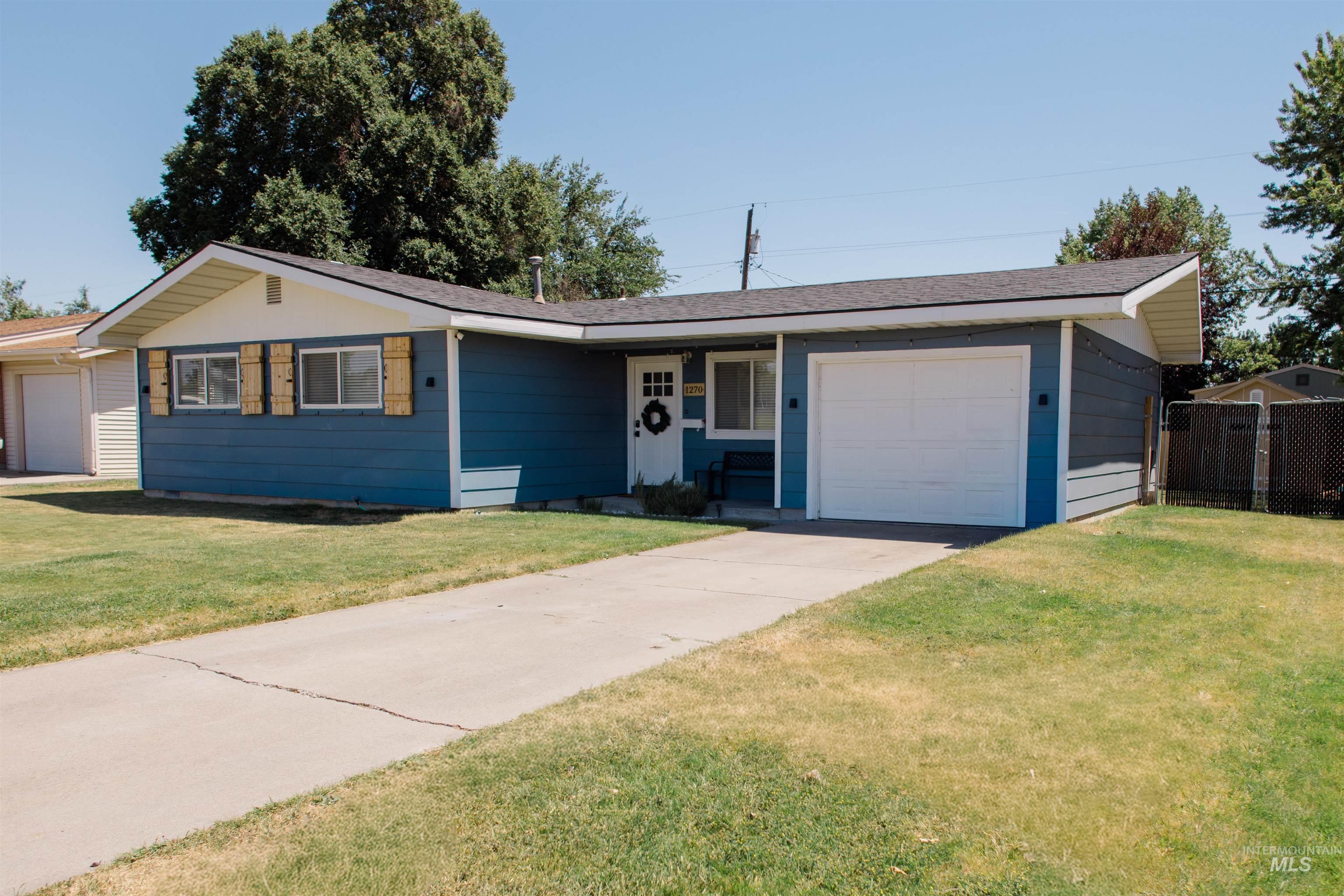 1270 N 3rd E, Mountain Home, Idaho 83647, 3 Bedrooms, 1 Bathroom, Residential For Sale, Price $285,000,MLS 98991440