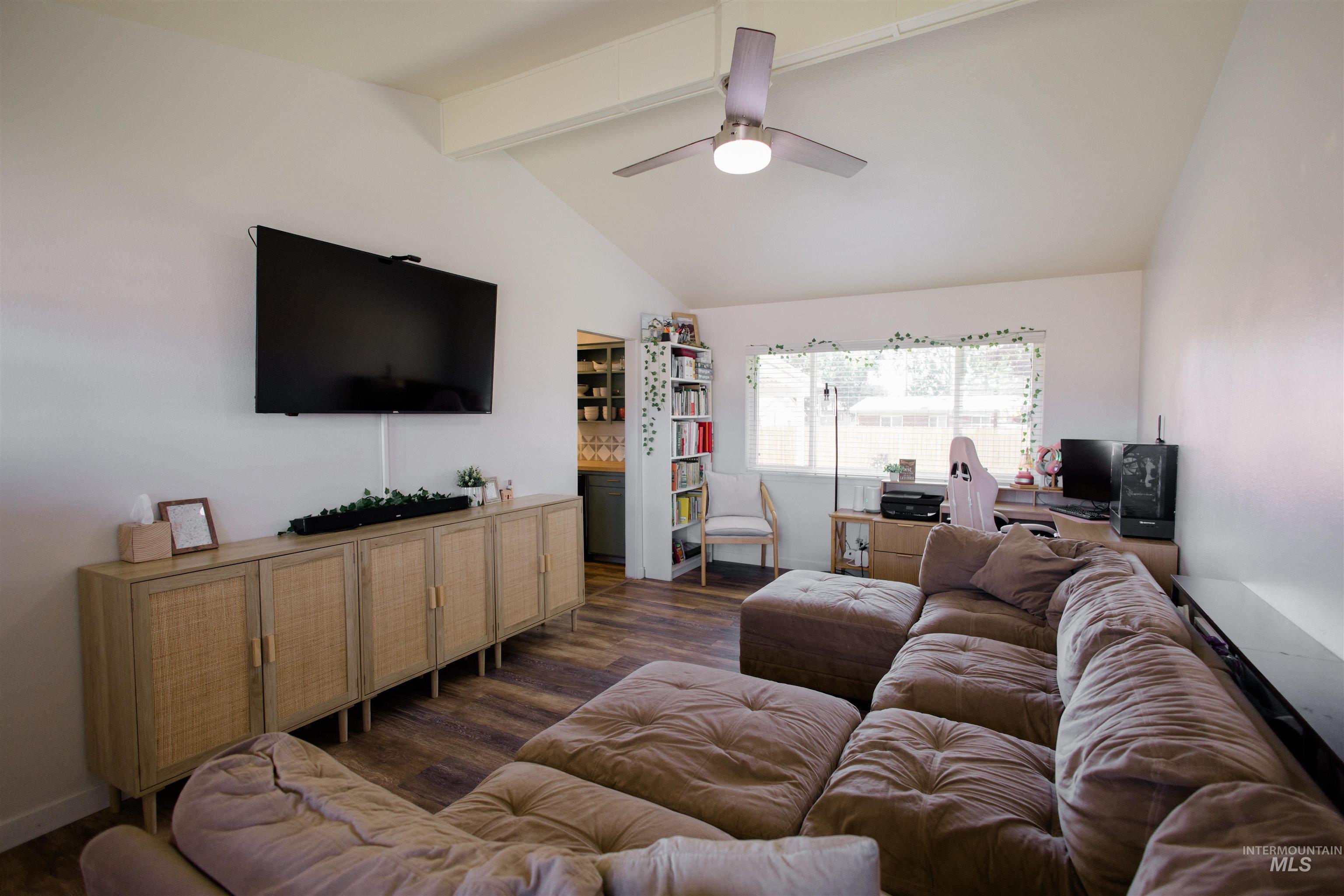 1270 N 3rd E, Mountain Home, Idaho 83647, 3 Bedrooms, 1 Bathroom, Residential For Sale, Price $285,000,MLS 98991440