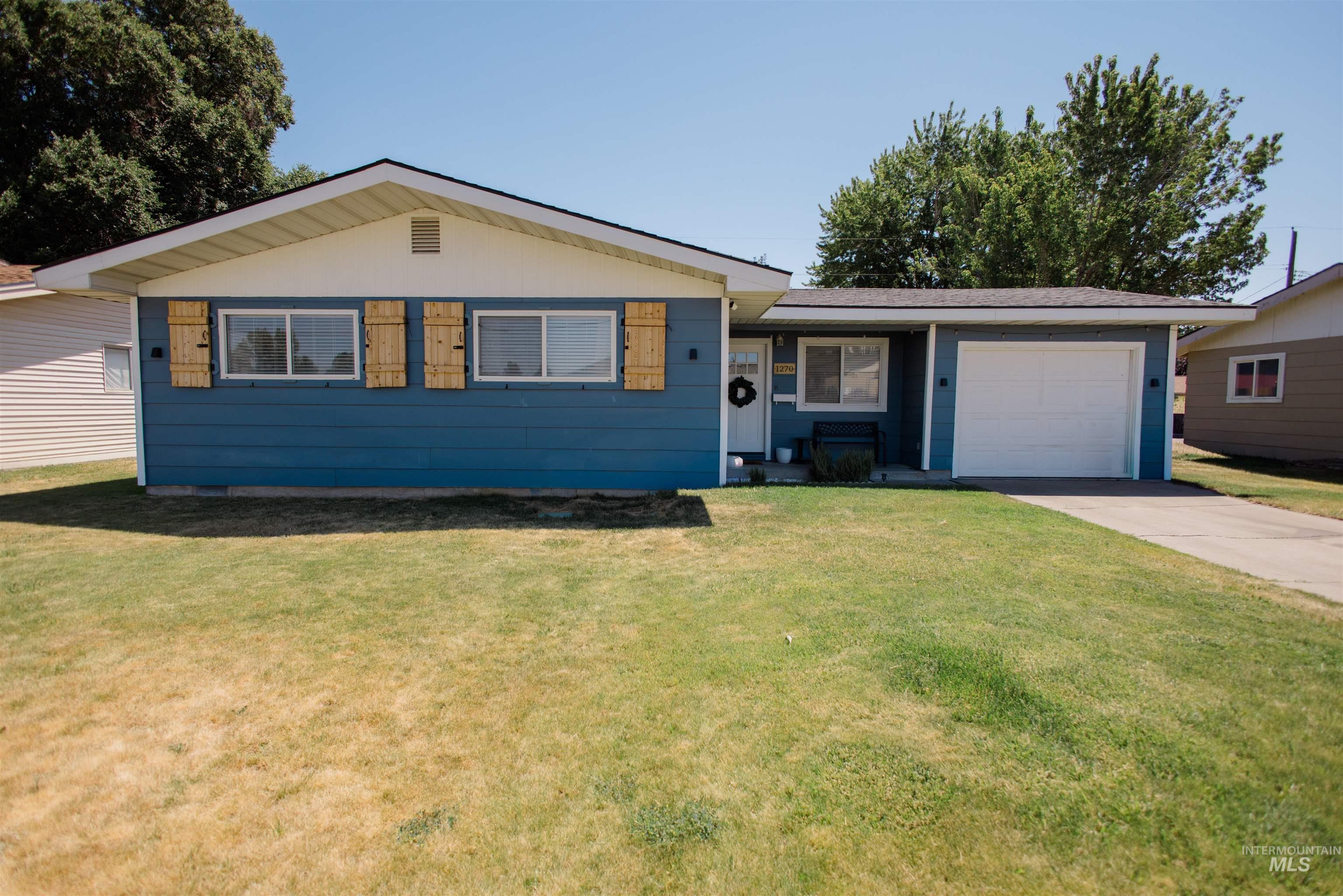 1270 N 3rd E, Mountain Home, Idaho 83647, 3 Bedrooms, 1 Bathroom, Residential For Sale, Price $285,000,MLS 98991440