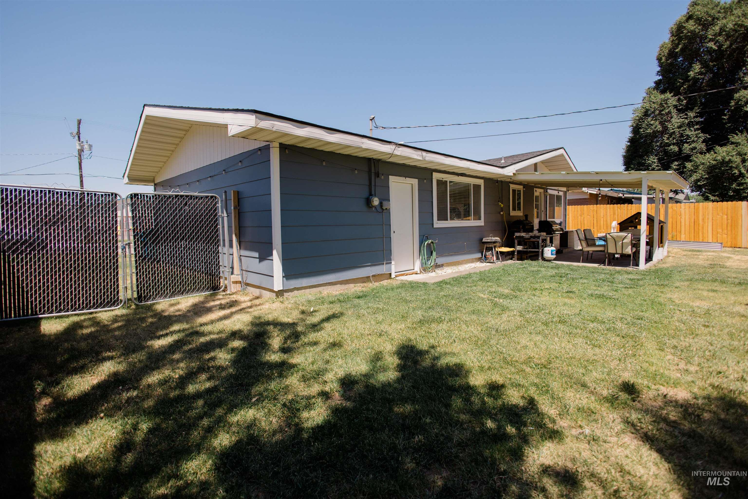 1270 N 3rd E, Mountain Home, Idaho 83647, 3 Bedrooms, 1 Bathroom, Residential For Sale, Price $285,000,MLS 98991440