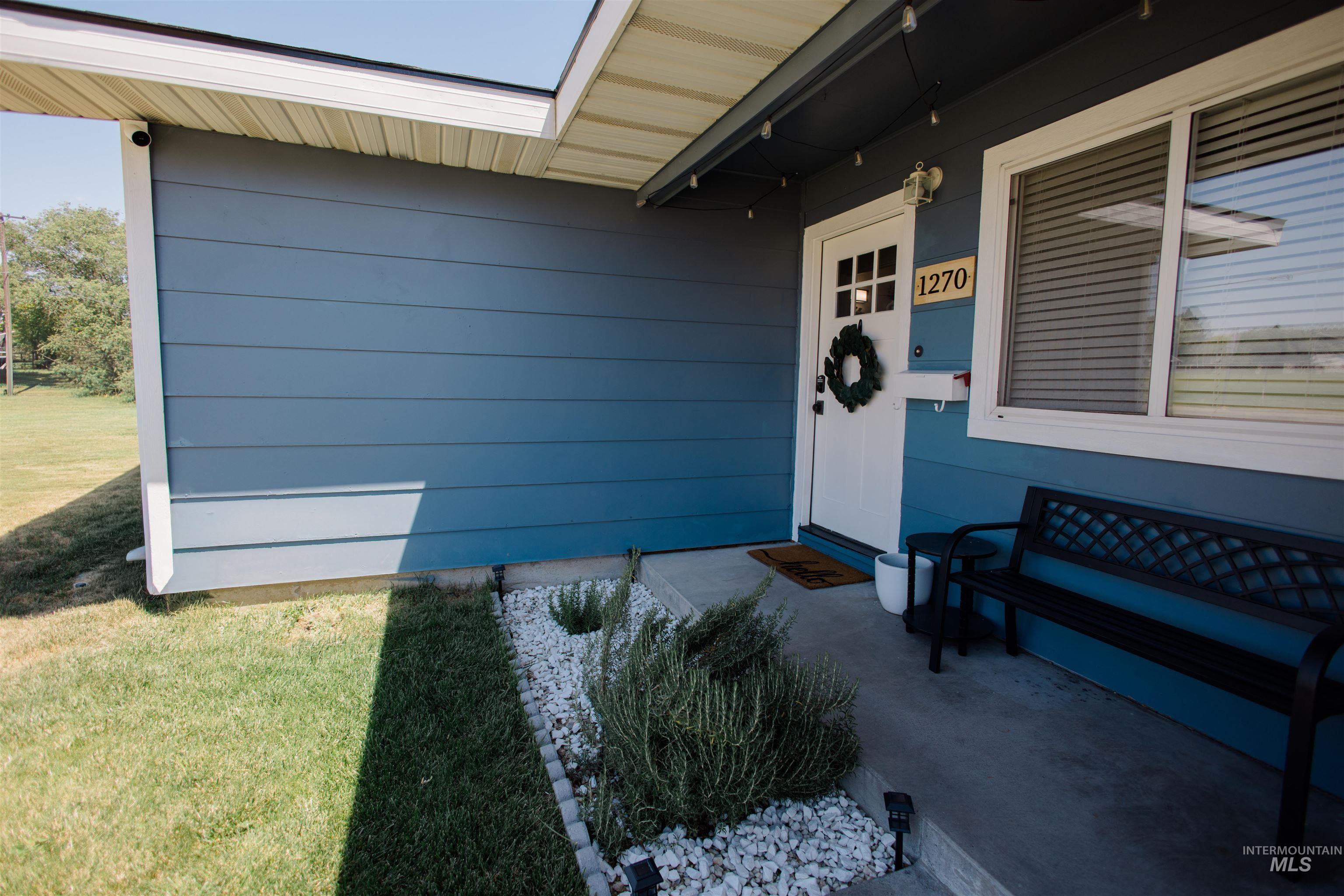 1270 N 3rd E, Mountain Home, Idaho 83647, 3 Bedrooms, 1 Bathroom, Residential For Sale, Price $285,000,MLS 98991440