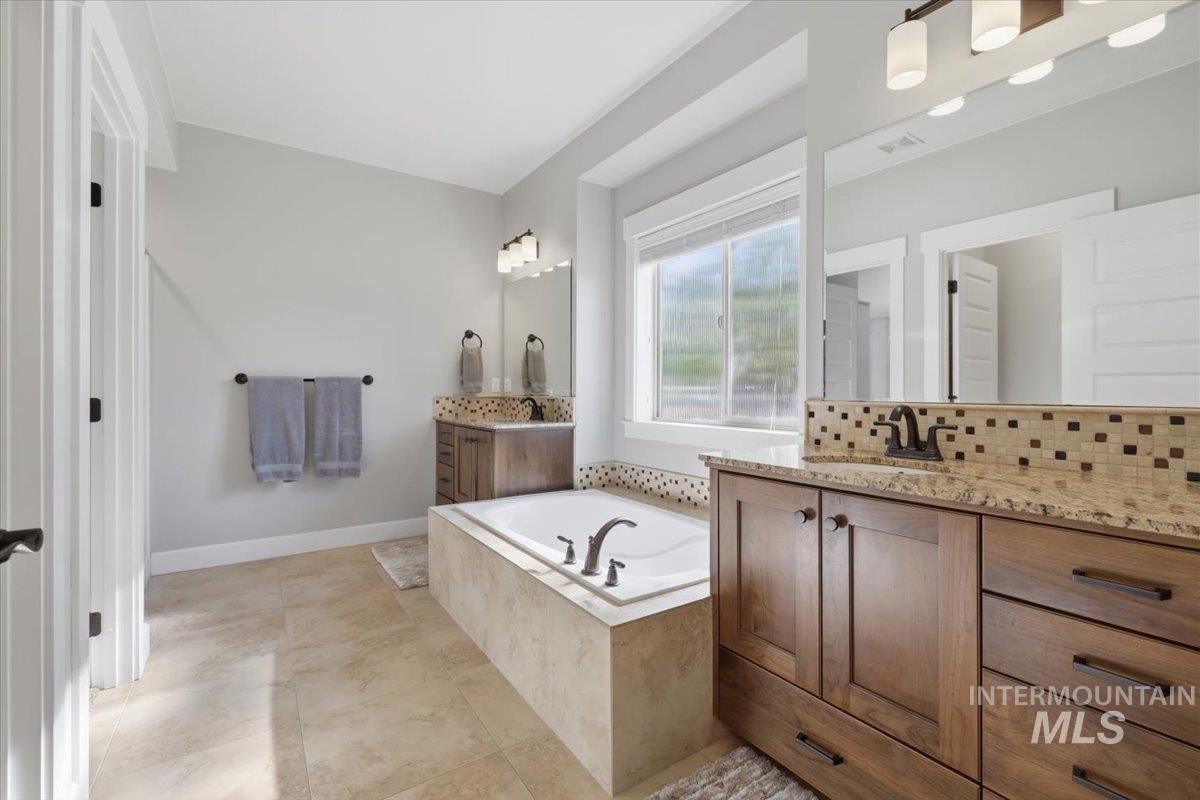 10291 Iron Bag, Nampa, Idaho 83687, 4 Bedrooms, 2 Bathrooms, Residential For Sale, Price $499,900,MLS 98991442