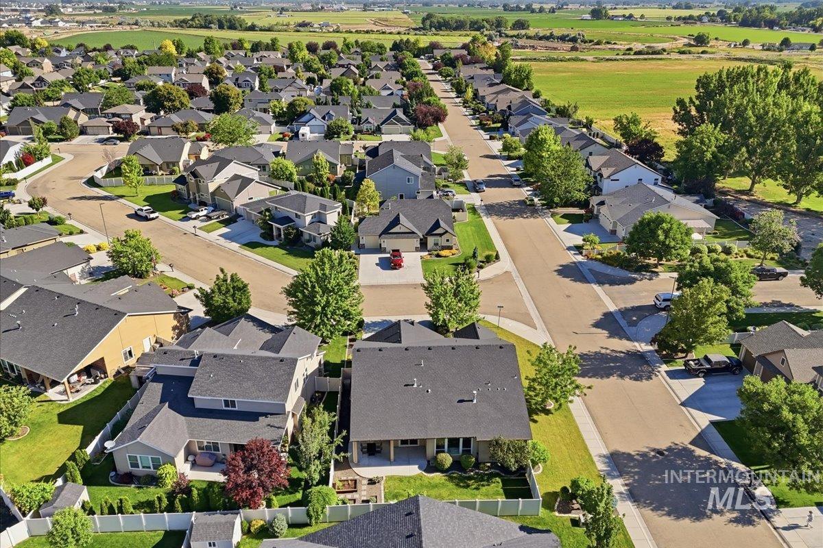 10291 Iron Bag, Nampa, Idaho 83687, 4 Bedrooms, 2 Bathrooms, Residential For Sale, Price $499,900,MLS 98991442