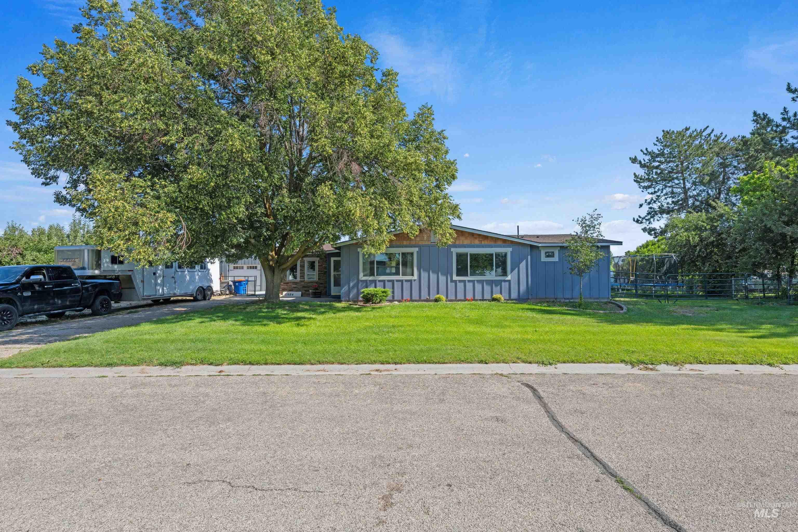 11684 W Gila, Kuna, Idaho 83634, 3 Bedrooms, 2 Bathrooms, Residential For Sale, Price $650,000,MLS 98991444