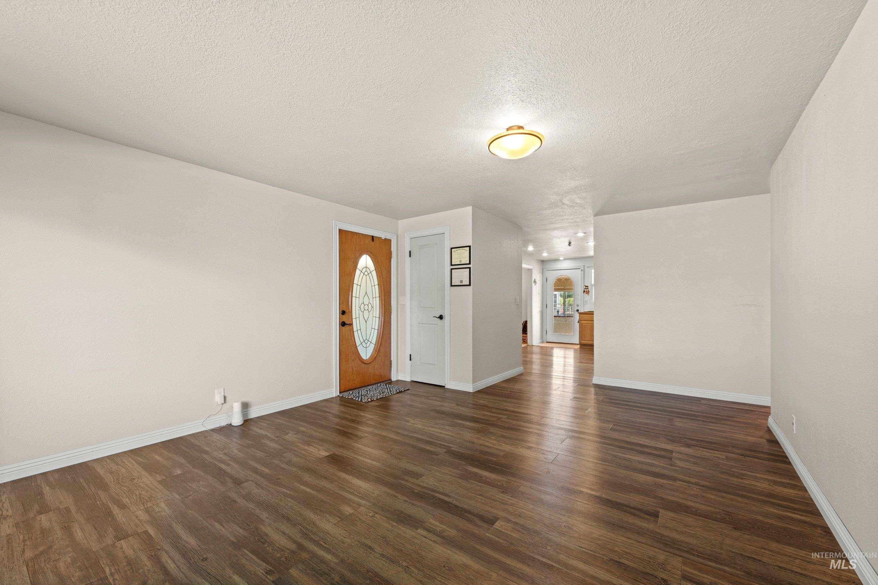 11684 W Gila, Kuna, Idaho 83634, 3 Bedrooms, 2 Bathrooms, Residential For Sale, Price $650,000,MLS 98991444