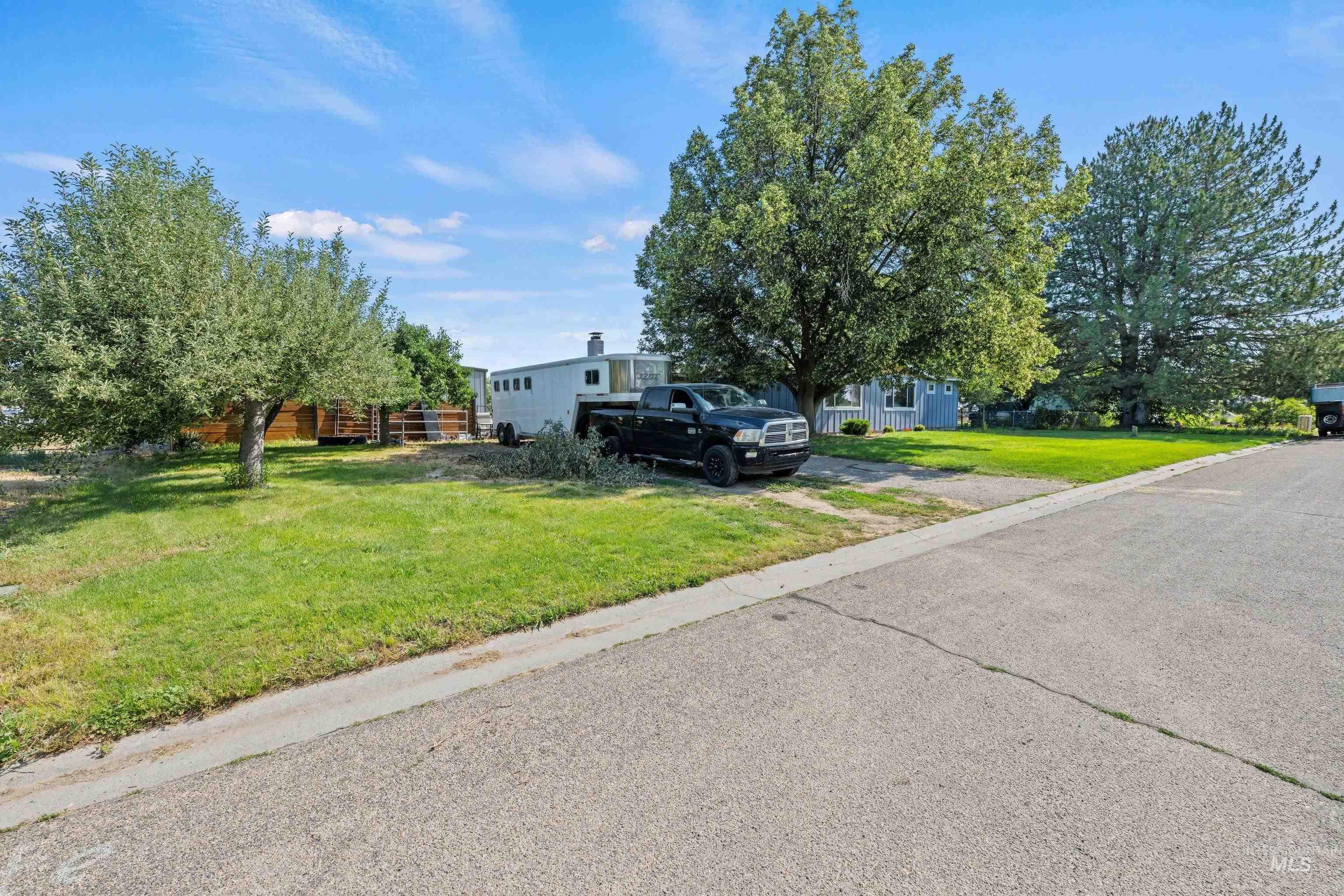 11684 W Gila, Kuna, Idaho 83634, 3 Bedrooms, 2 Bathrooms, Residential For Sale, Price $650,000,MLS 98991444