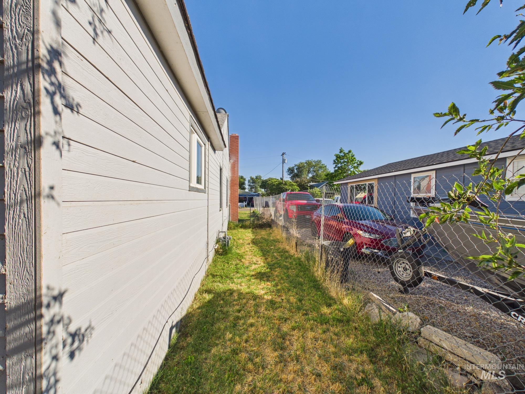 204 Anderson St, Caldwell, Idaho 83605, 3 Bedrooms, 1.5 Bathrooms, Residential For Sale, Price $325,000,MLS 98991446