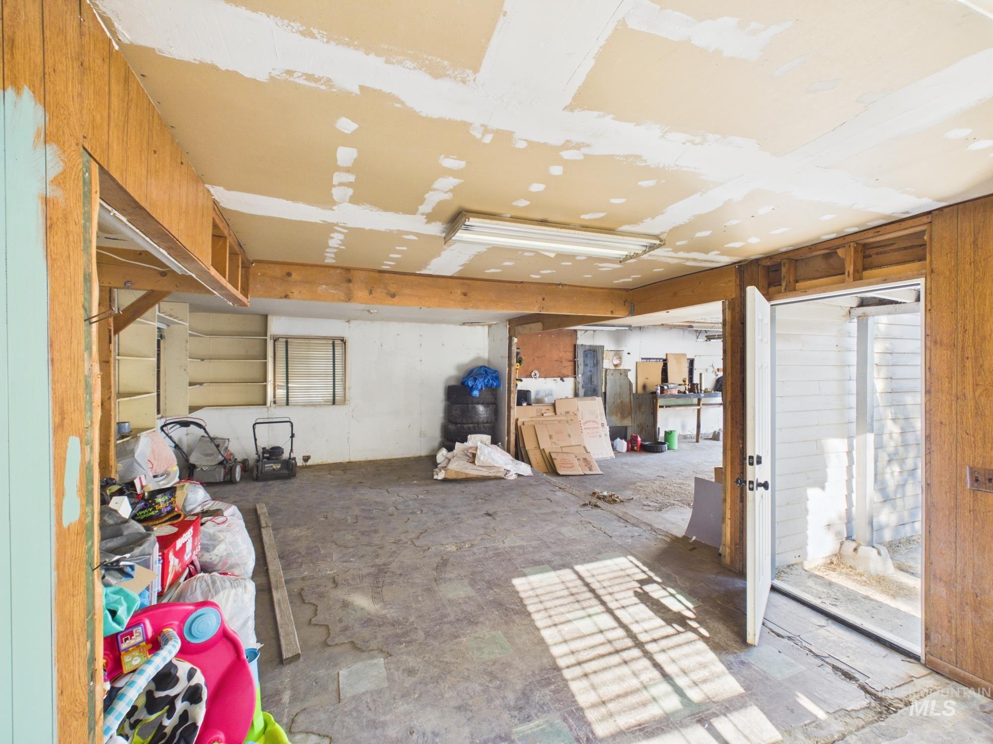 204 Anderson St, Caldwell, Idaho 83605, 3 Bedrooms, 1.5 Bathrooms, Residential For Sale, Price $325,000,MLS 98991446