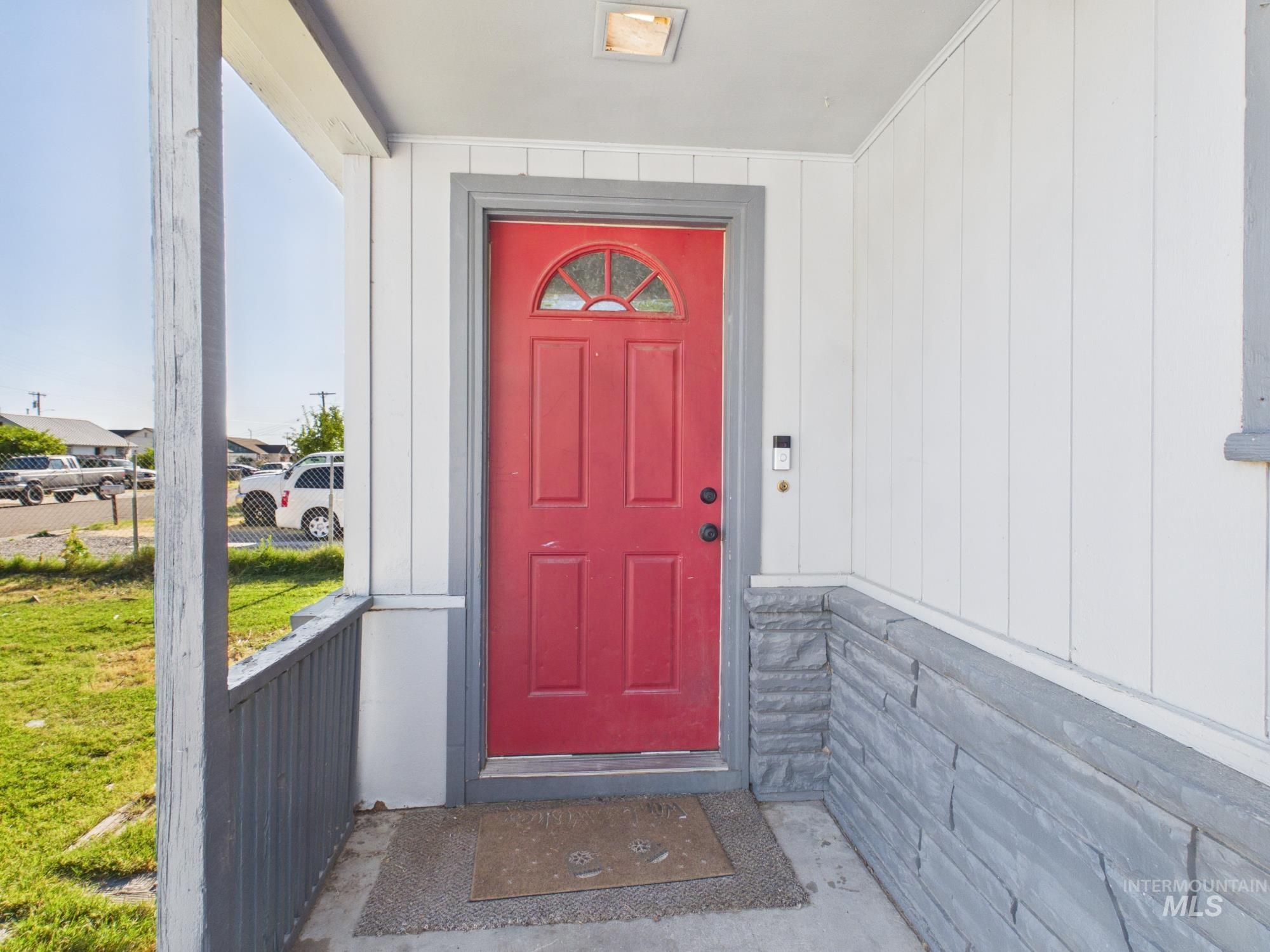 204 Anderson St, Caldwell, Idaho 83605, 3 Bedrooms, 1.5 Bathrooms, Residential For Sale, Price $325,000,MLS 98991446