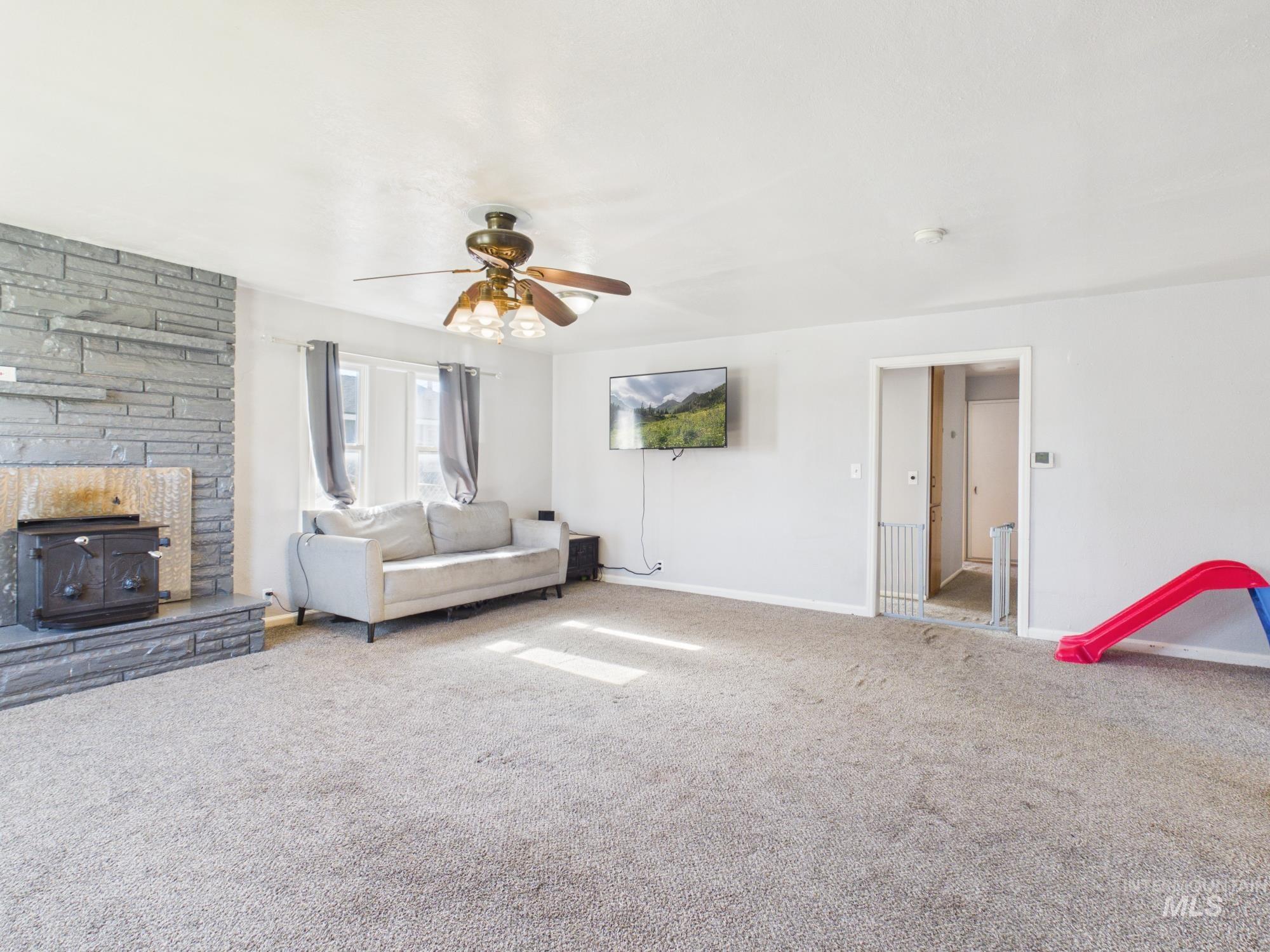 204 Anderson St, Caldwell, Idaho 83605, 3 Bedrooms, 1.5 Bathrooms, Residential For Sale, Price $325,000,MLS 98991446