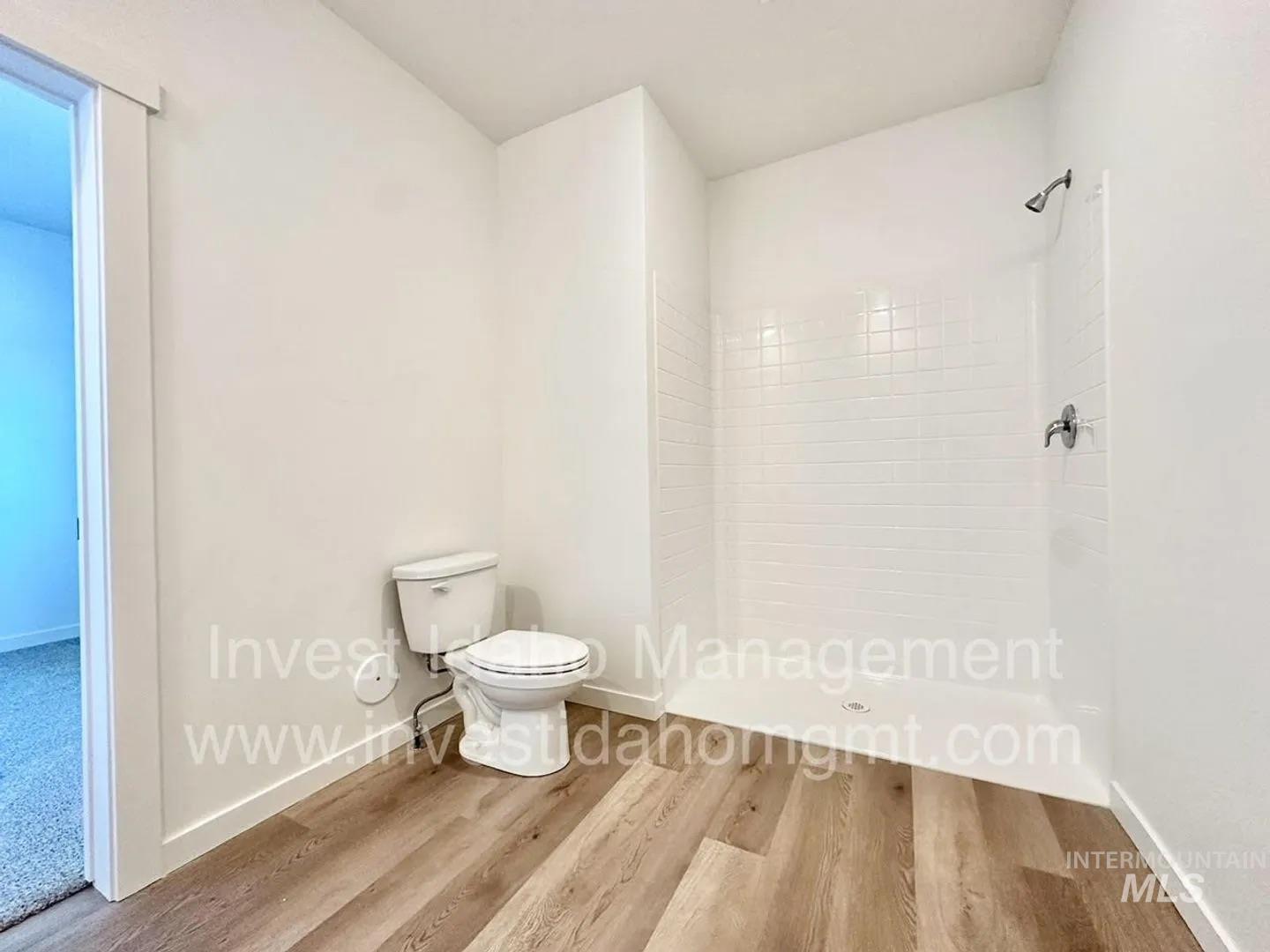 1303 S Nathan Ln, Nampa, Idaho 83686, 1 Bedroom, 1 Bathroom, Rental For Rent, Price $1,400,MLS 98991448