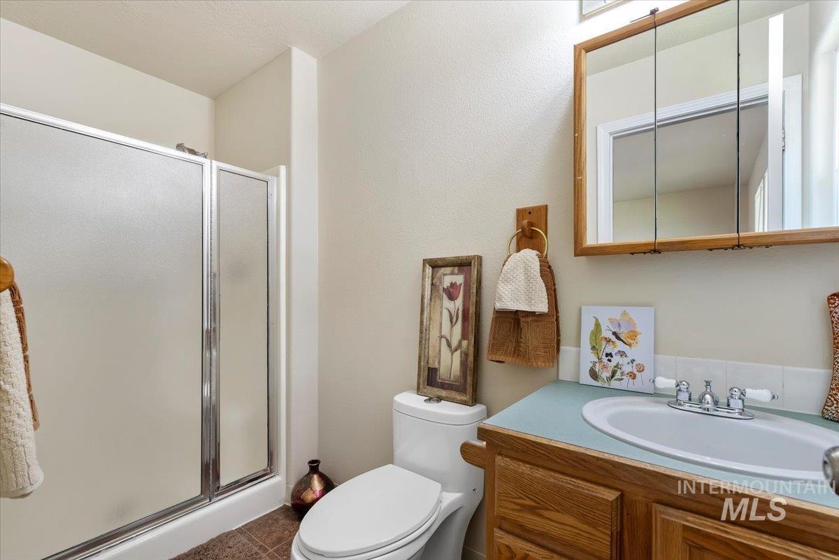 655 W Waterbury Dr, Meridian, Idaho 83646, 3 Bedrooms, 2 Bathrooms, Residential For Sale, Price $419,900, 98991456