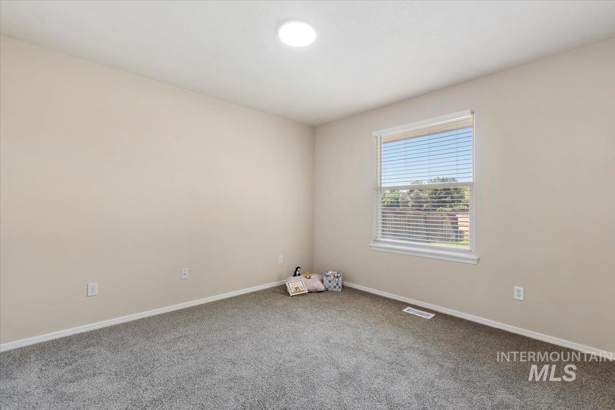 655 W Waterbury Dr, Meridian, Idaho 83646, 3 Bedrooms, 2 Bathrooms, Residential For Sale, Price $419,900, 98991456