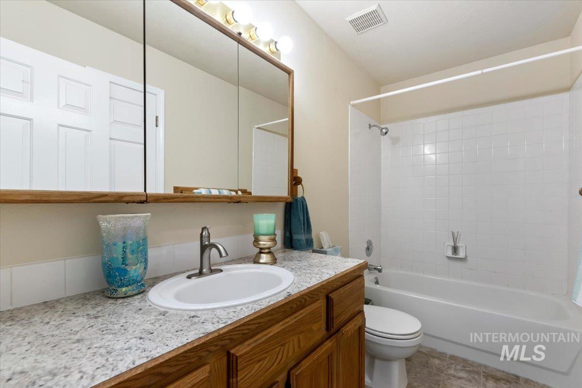 655 W Waterbury Dr, Meridian, Idaho 83646, 3 Bedrooms, 2 Bathrooms, Residential For Sale, Price $419,900, 98991456