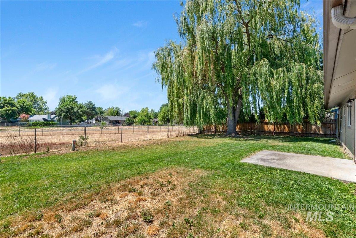 655 W Waterbury Dr, Meridian, Idaho 83646, 3 Bedrooms, 2 Bathrooms, Residential For Sale, Price $419,900, 98991456