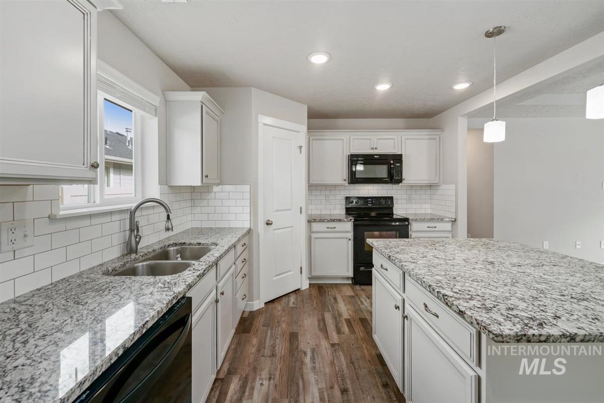 7645 E Declaration Dr., Nampa, Idaho 83687, 3 Bedrooms, 2 Bathrooms, Residential For Sale, Price $435,000,MLS 98991459