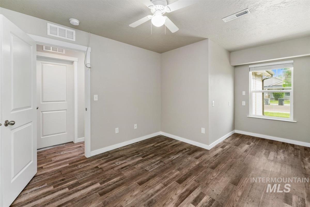 7645 E Declaration Dr., Nampa, Idaho 83687, 3 Bedrooms, 2 Bathrooms, Residential For Sale, Price $435,000,MLS 98991459