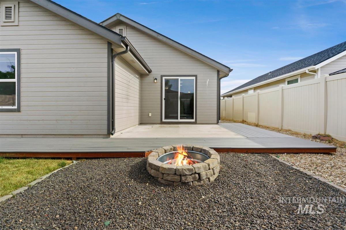 7645 E Declaration Dr., Nampa, Idaho 83687, 3 Bedrooms, 2 Bathrooms, Residential For Sale, Price $435,000,MLS 98991459