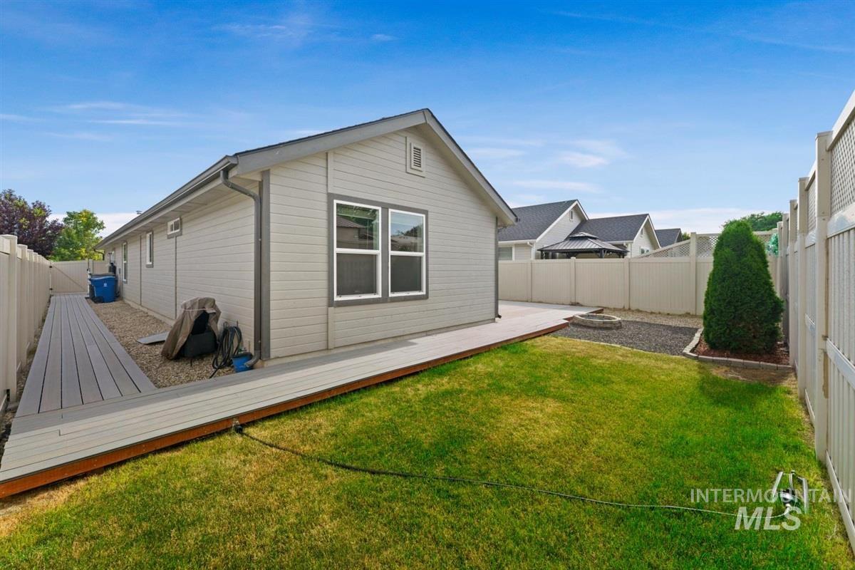 7645 E Declaration Dr., Nampa, Idaho 83687, 3 Bedrooms, 2 Bathrooms, Residential For Sale, Price $435,000,MLS 98991459