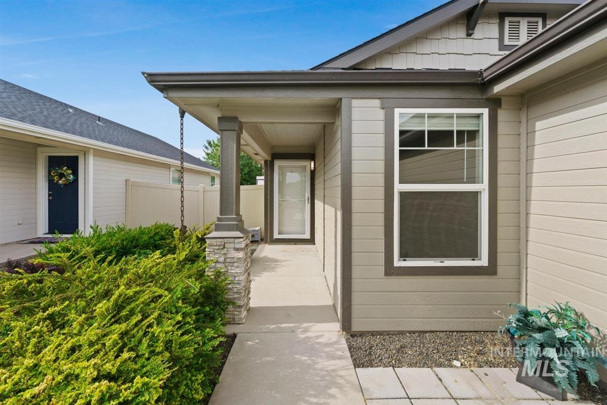 7645 E Declaration Dr., Nampa, Idaho 83687, 3 Bedrooms, 2 Bathrooms, Residential For Sale, Price $435,000,MLS 98991459