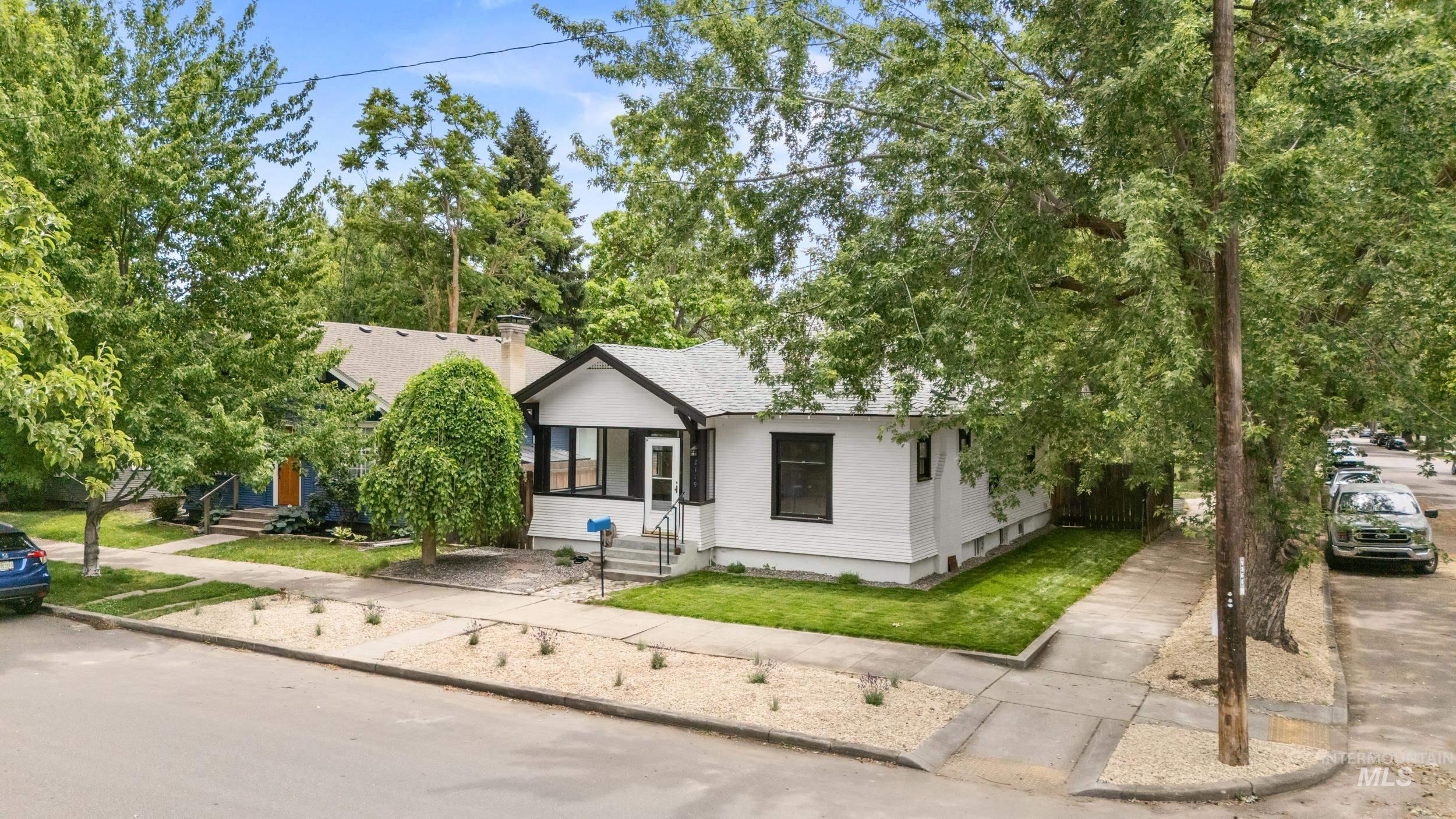 2119 W Brumback Street, Boise, Idaho 83702, 2 Bedrooms, 1 Bathroom, Residential For Sale, Price $565,000,MLS 98991462