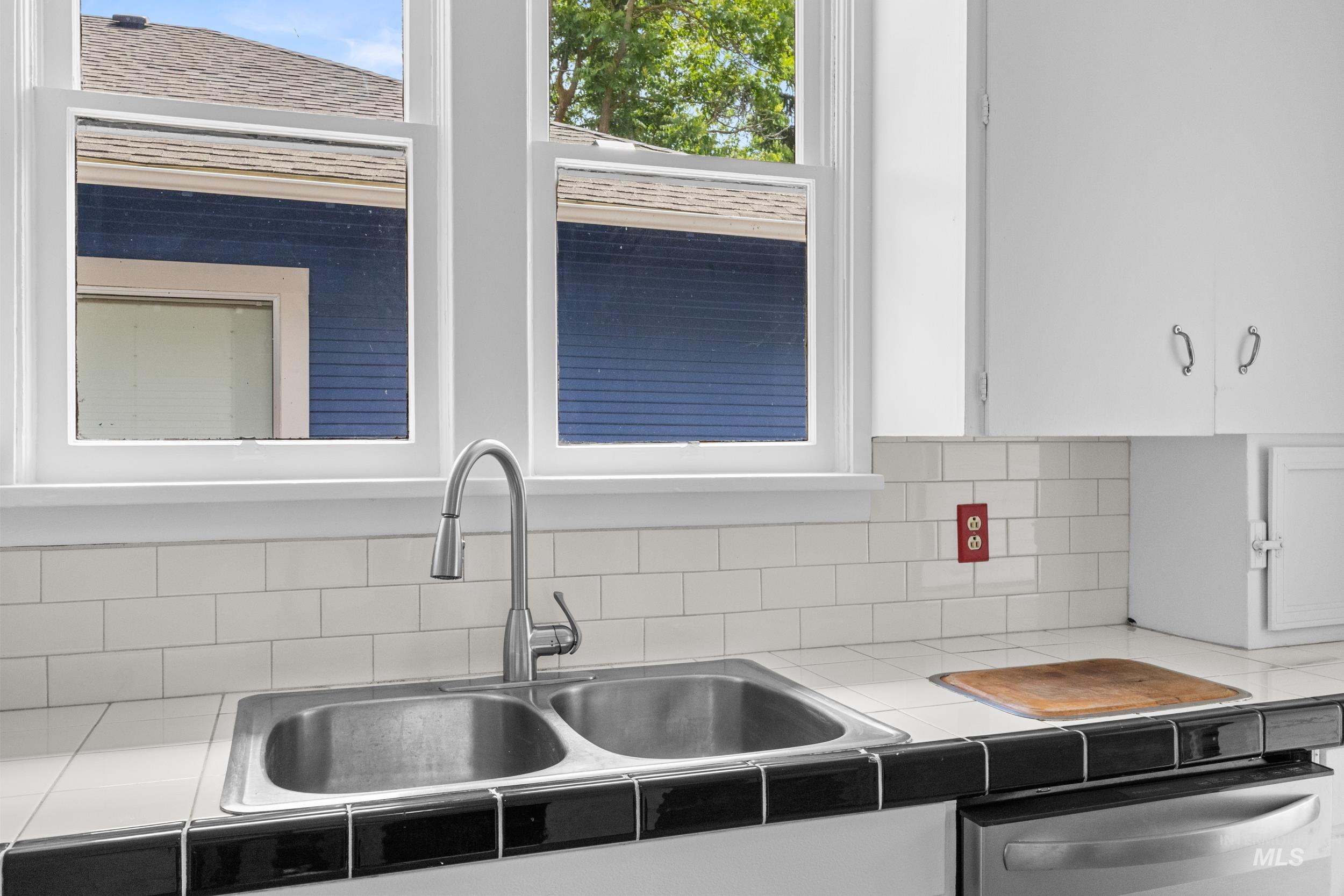 2119 W Brumback Street, Boise, Idaho 83702, 2 Bedrooms, 1 Bathroom, Residential For Sale, Price $565,000,MLS 98991462