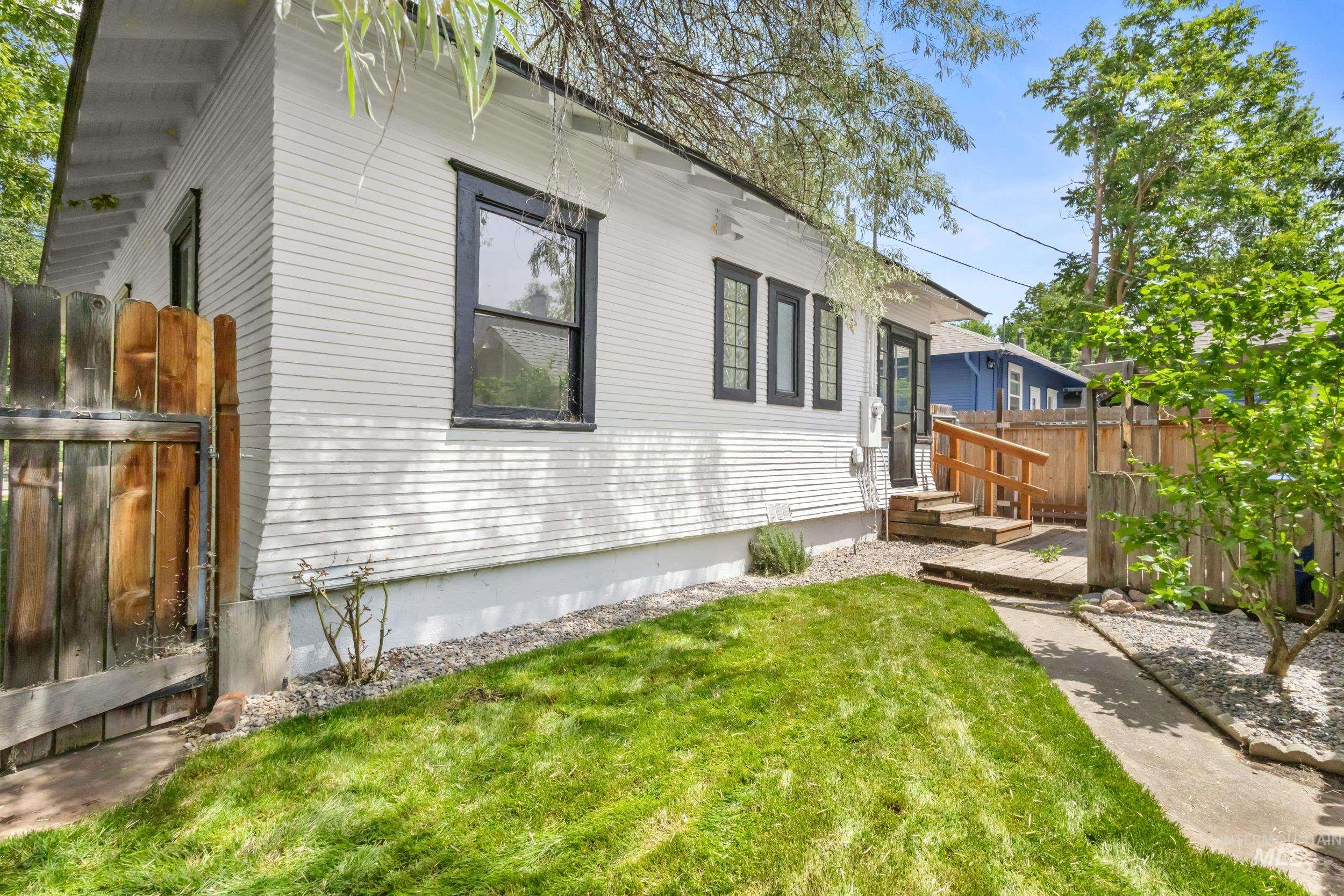 2119 W Brumback Street, Boise, Idaho 83702, 2 Bedrooms, 1 Bathroom, Residential For Sale, Price $565,000,MLS 98991462