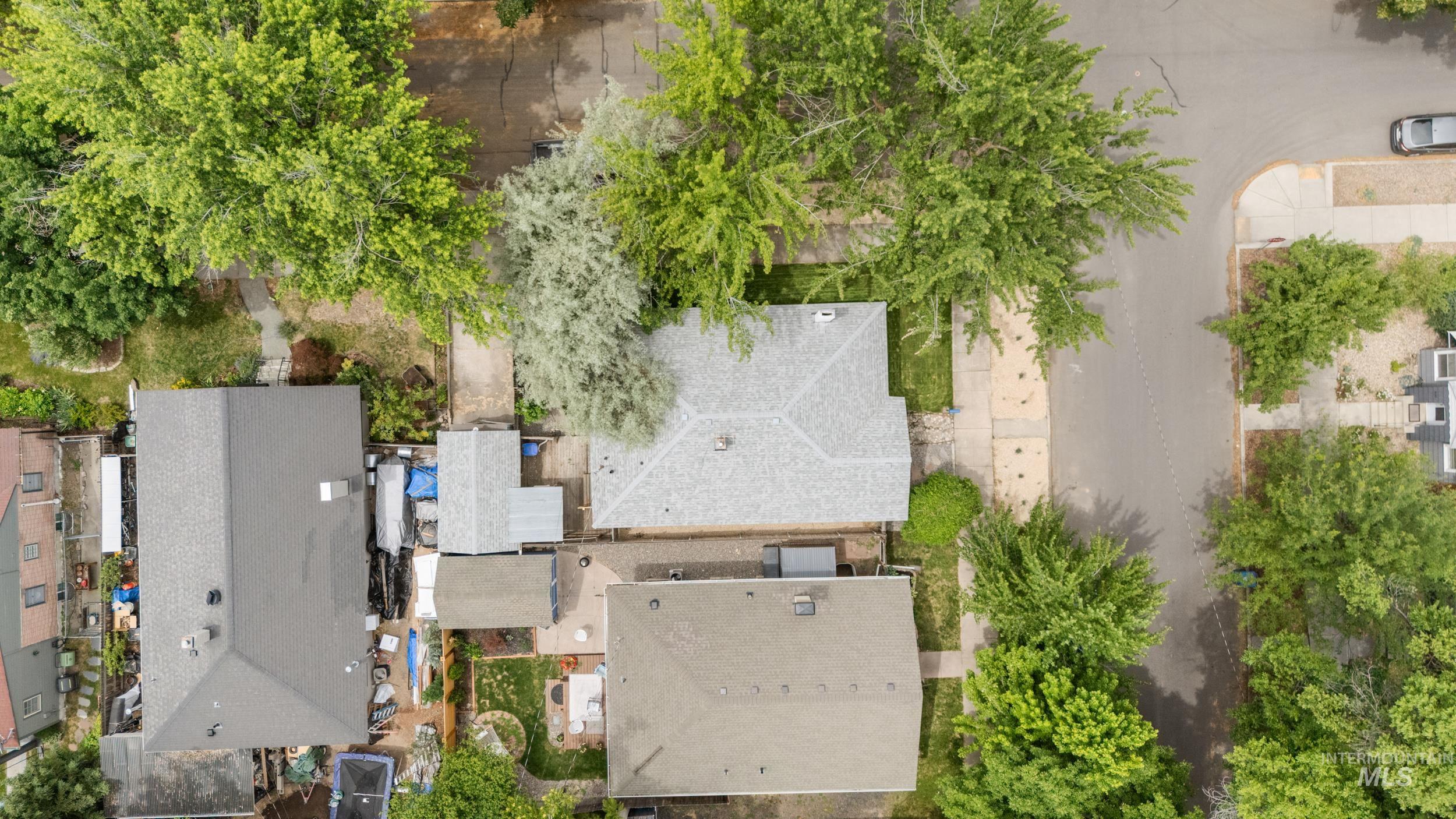 2119 W Brumback Street, Boise, Idaho 83702, 2 Bedrooms, 1 Bathroom, Residential For Sale, Price $565,000,MLS 98991462