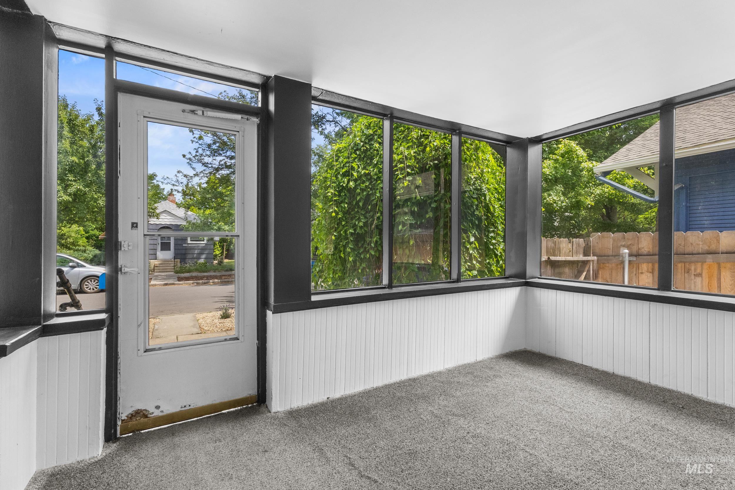 2119 W Brumback Street, Boise, Idaho 83702, 2 Bedrooms, 1 Bathroom, Residential For Sale, Price $565,000,MLS 98991462
