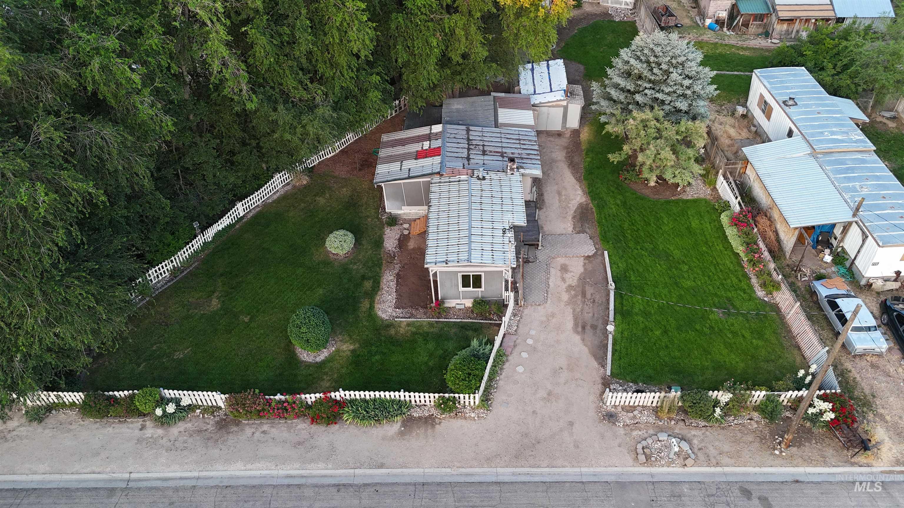 1226 S Elder St, Nampa, Idaho 83686-5924, 2 Bedrooms, 1 Bathroom, Residential For Sale, Price $189,000,MLS 98991467