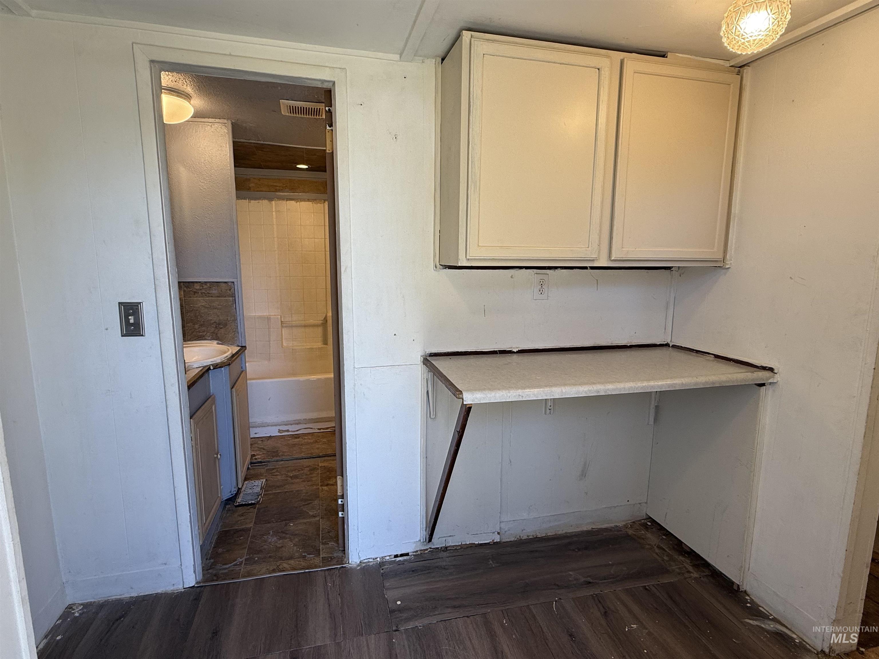 1226 S Elder St, Nampa, Idaho 83686-5924, 2 Bedrooms, 1 Bathroom, Residential For Sale, Price $189,000,MLS 98991467