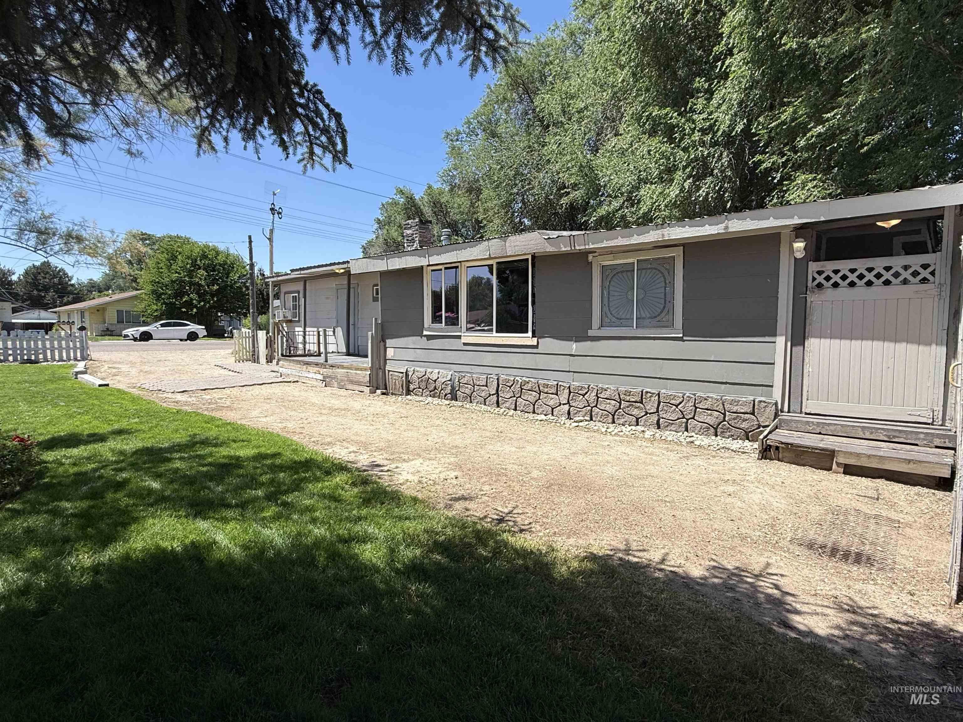 1226 S Elder St, Nampa, Idaho 83686-5924, 2 Bedrooms, 1 Bathroom, Residential For Sale, Price $189,000,MLS 98991467