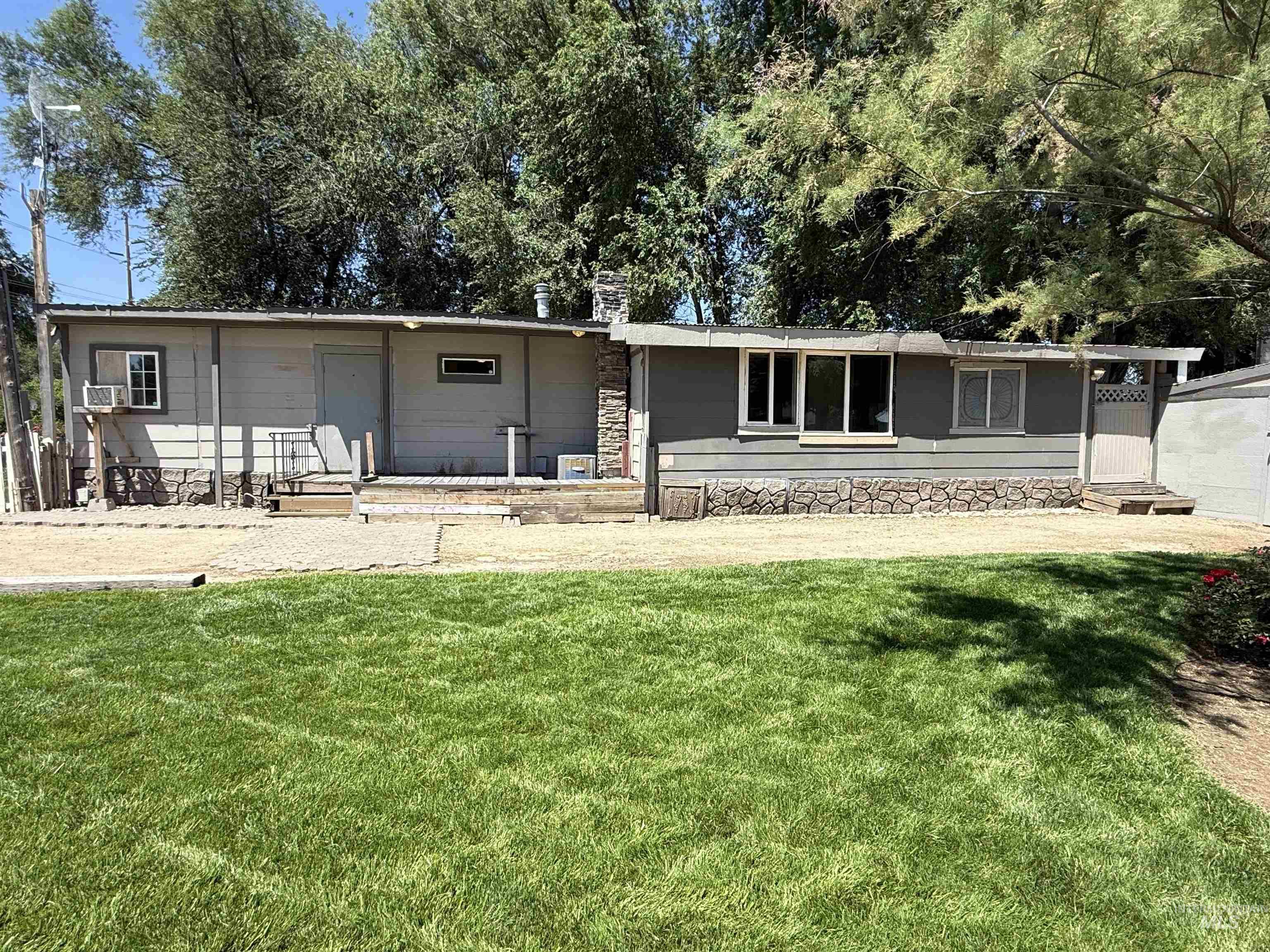 1226 S Elder St, Nampa, Idaho 83686-5924, 2 Bedrooms, 1 Bathroom, Residential For Sale, Price $189,000,MLS 98991467