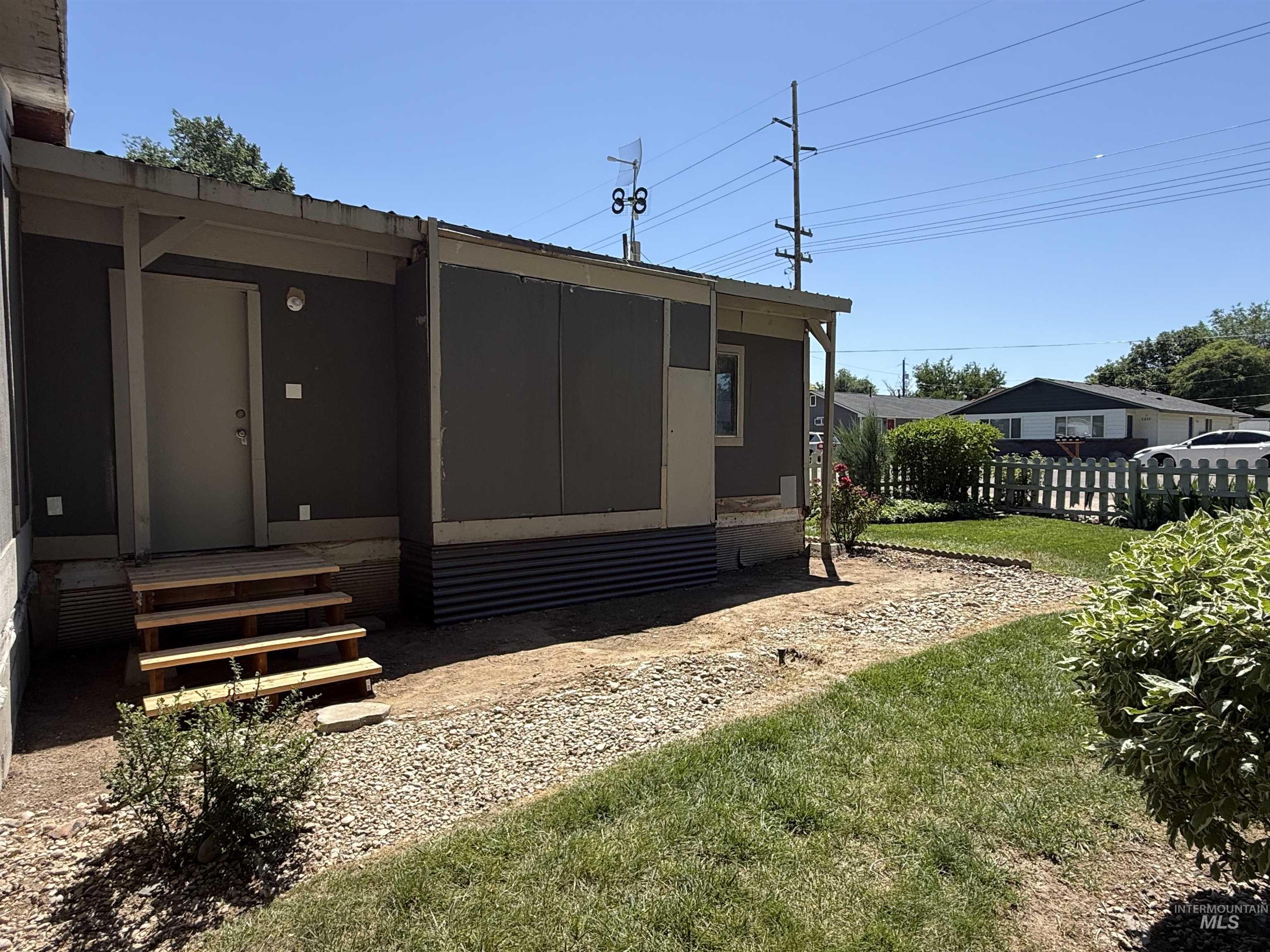 1226 S Elder St, Nampa, Idaho 83686-5924, 2 Bedrooms, 1 Bathroom, Residential For Sale, Price $189,000,MLS 98991467