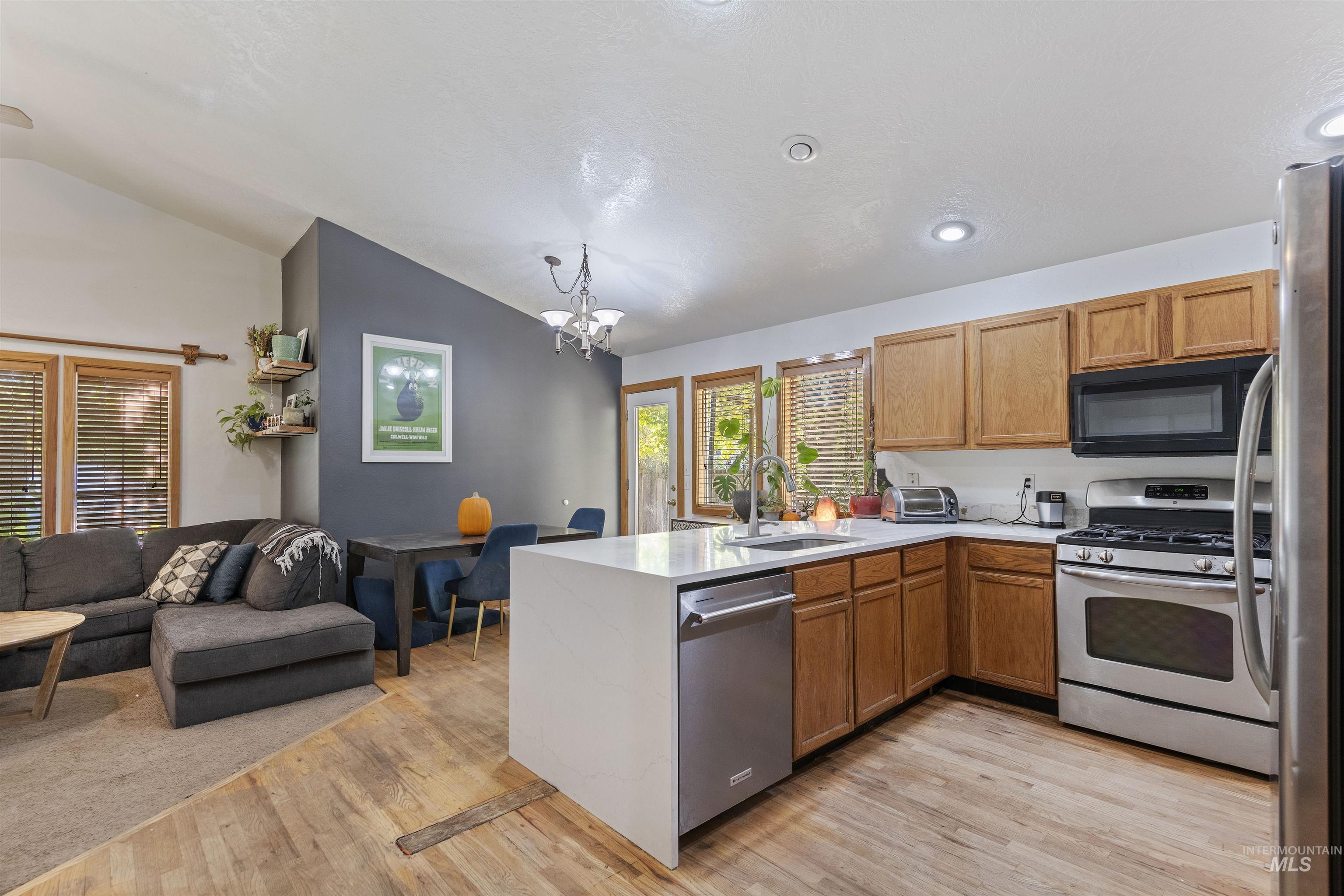 5675 N Graham Ave, Boise, Idaho 83713, 3 Bedrooms, 2 Bathrooms, Residential For Sale, Price $415,000, 98991470