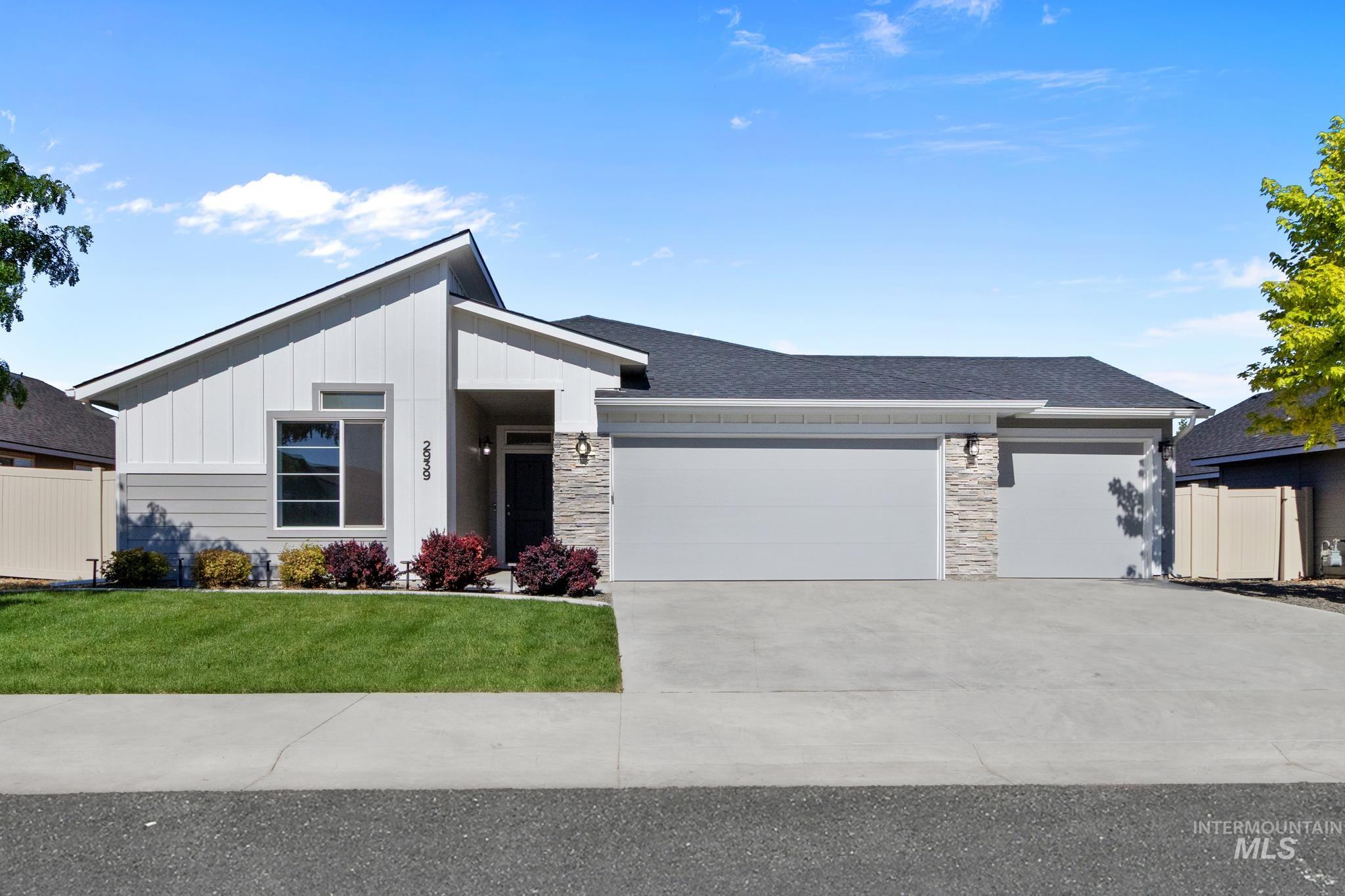 2939 Coral Falls Ave, Kuna, Idaho 83634, 4 Bedrooms, 2 Bathrooms, Residential For Sale, Price $499,000,MLS 98991471