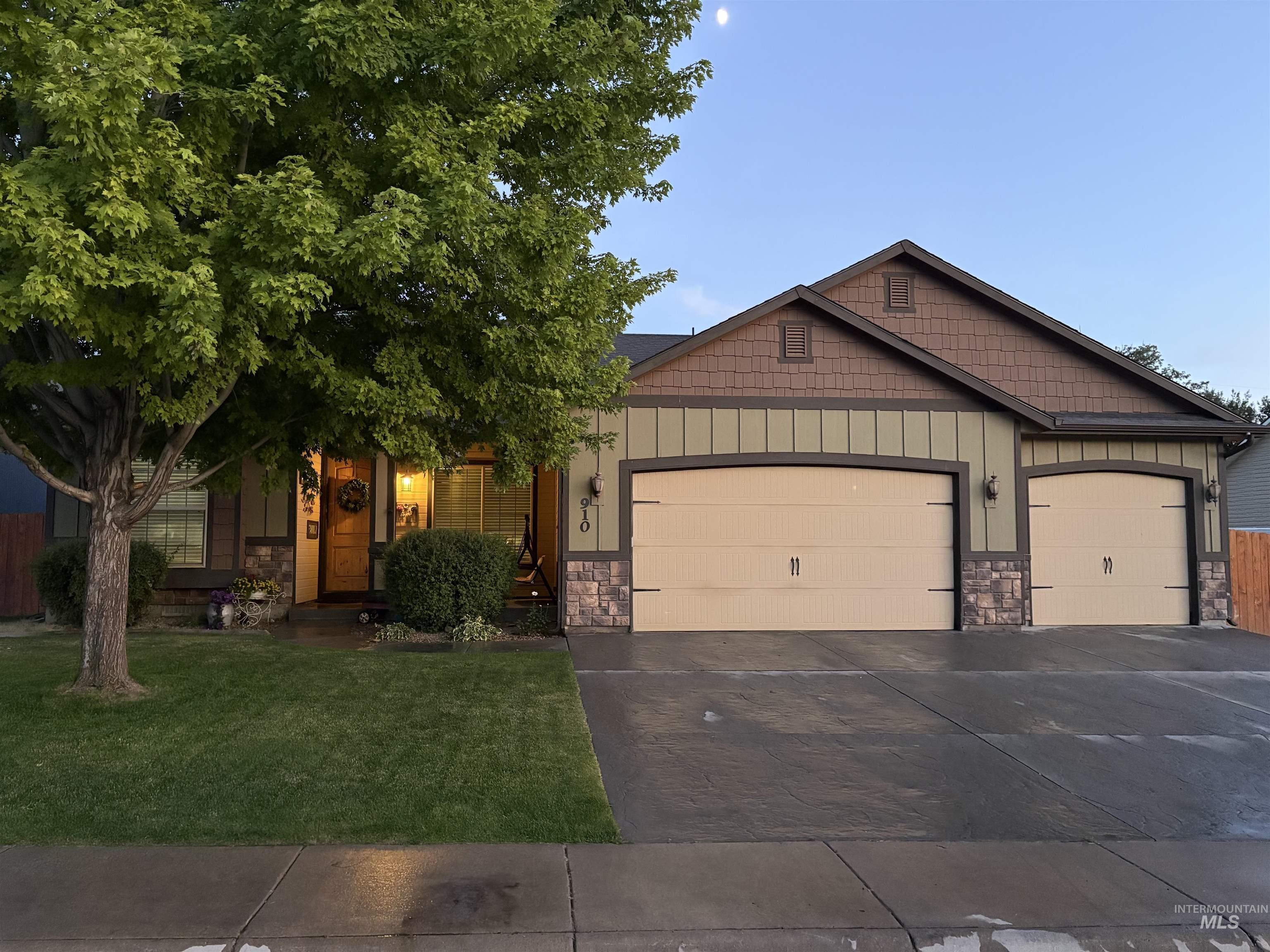 910 Donna Crt, Parma, Idaho 83660, 4 Bedrooms, 2 Bathrooms, Residential For Sale, Price $415,000, 98991474