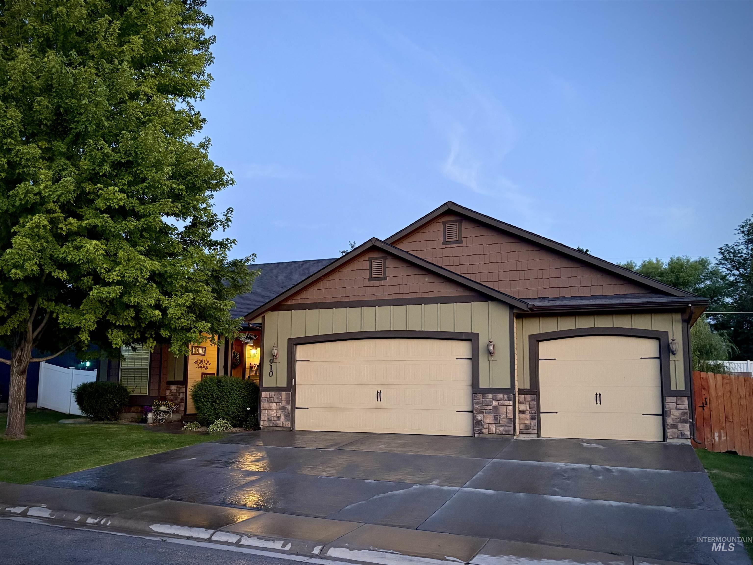 910 Donna Crt, Parma, Idaho 83660, 4 Bedrooms, 2 Bathrooms, Residential For Sale, Price $415,000, 98991474