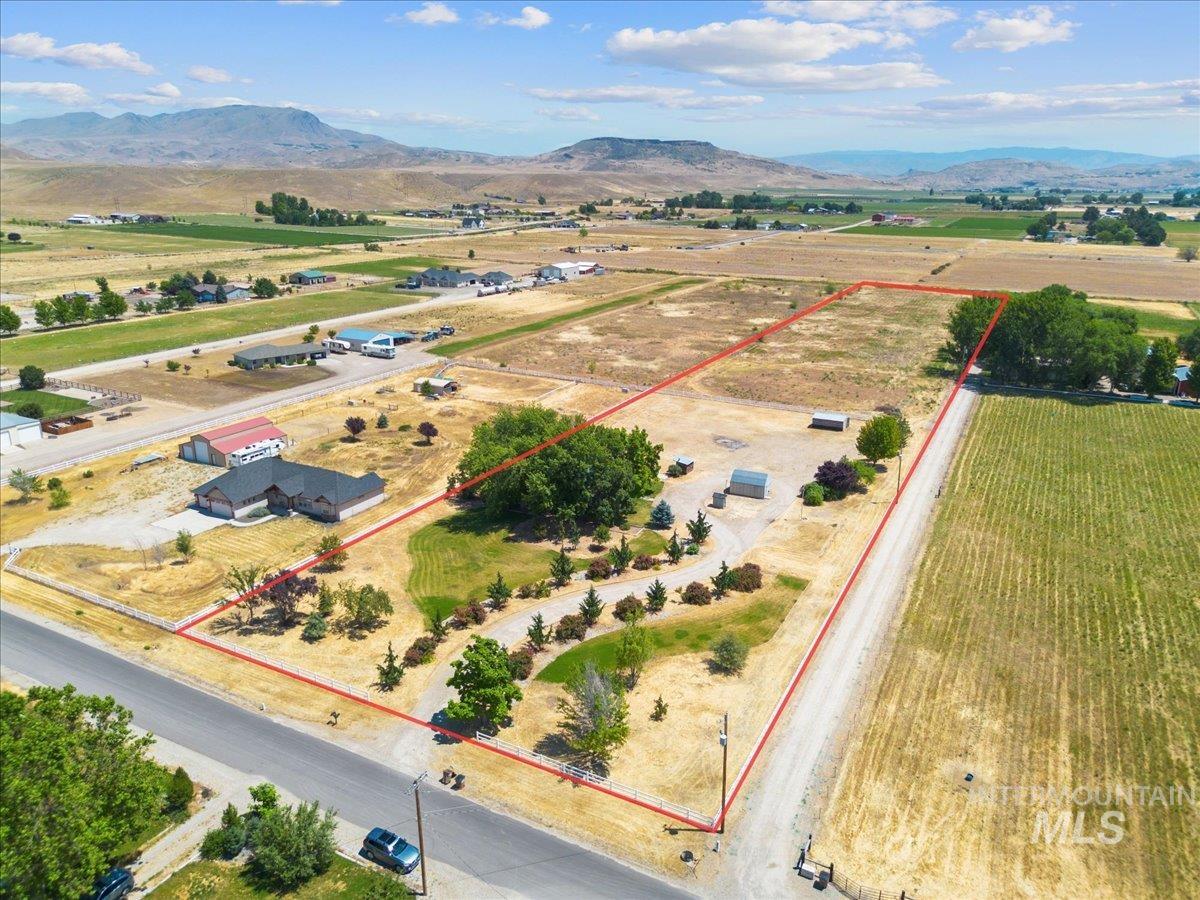 3430 Gem Ave, Emmett, Idaho 83617, 3 Bedrooms, 2 Bathrooms, Residential For Sale, Price $725,000, 98991476