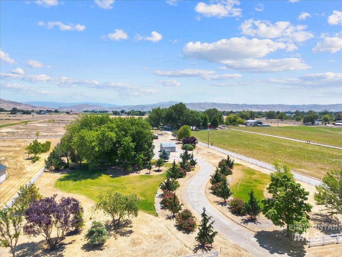 3430 Gem Ave, Emmett, Idaho 83617, 3 Bedrooms, 2 Bathrooms, Residential For Sale, Price $725,000, 98991476