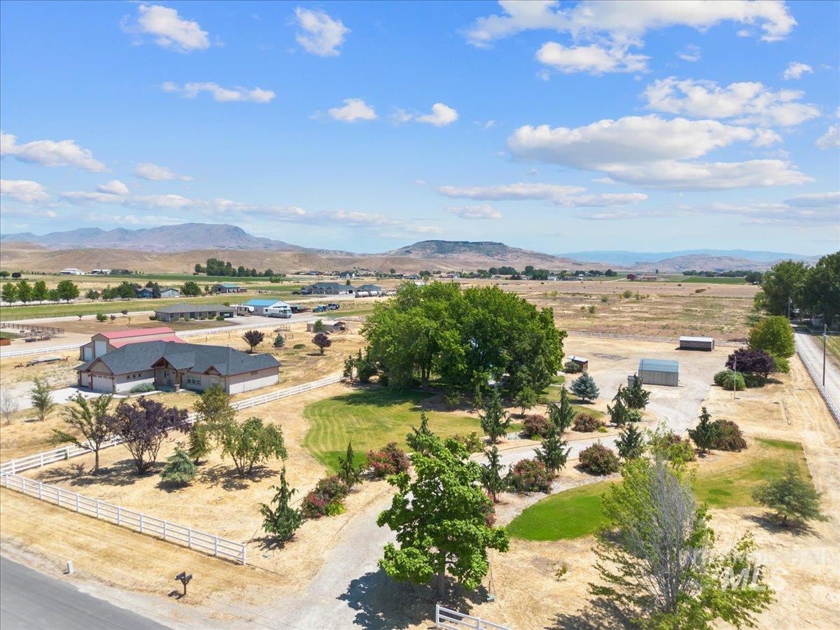3430 Gem Ave, Emmett, Idaho 83617, 3 Bedrooms, 2 Bathrooms, Residential For Sale, Price $725,000, 98991476